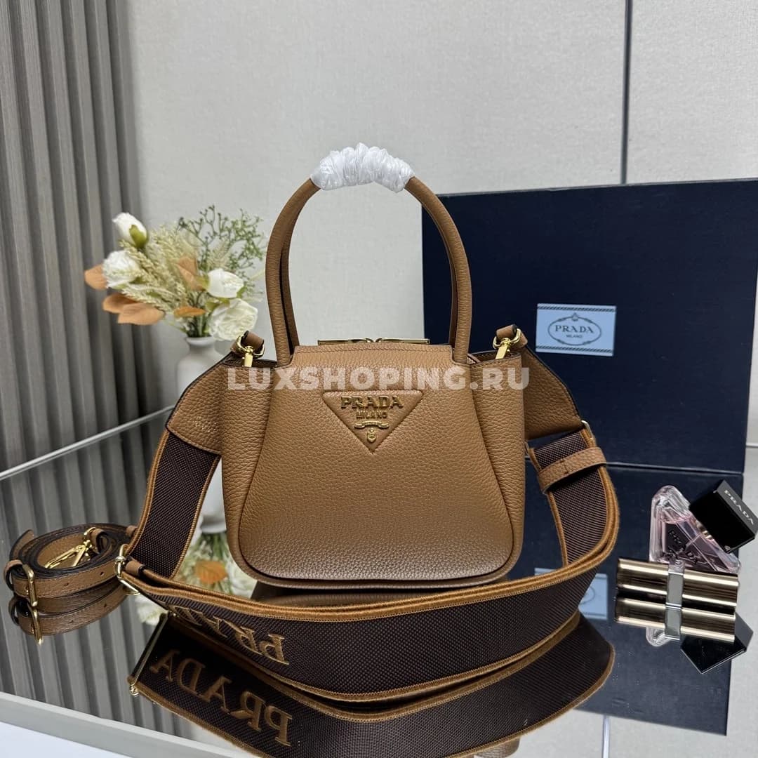 Мини-сумка Prada через плечо карамель 18×19,5×9 см - фото 8