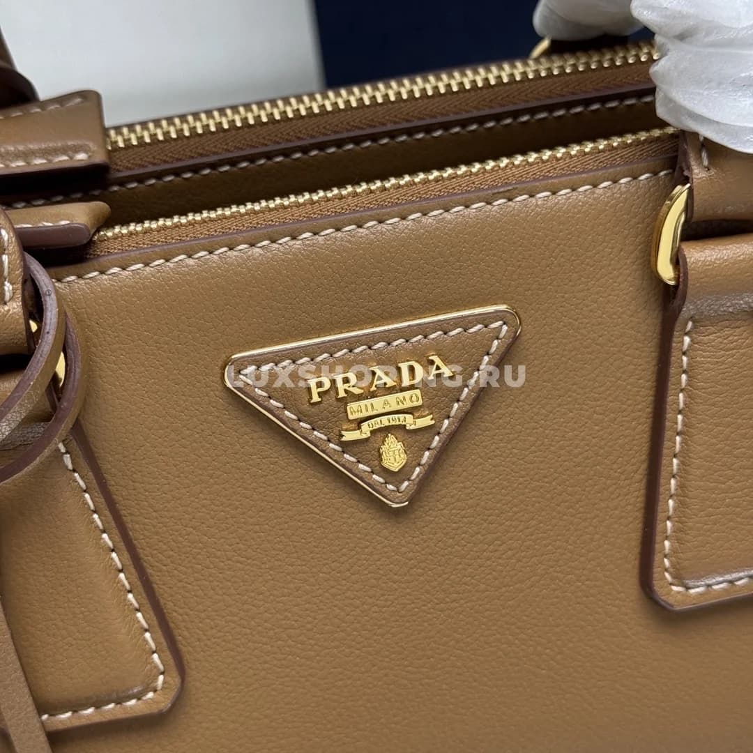 Сумка Prada Galleria caramel 28×20×12 см - фото 8