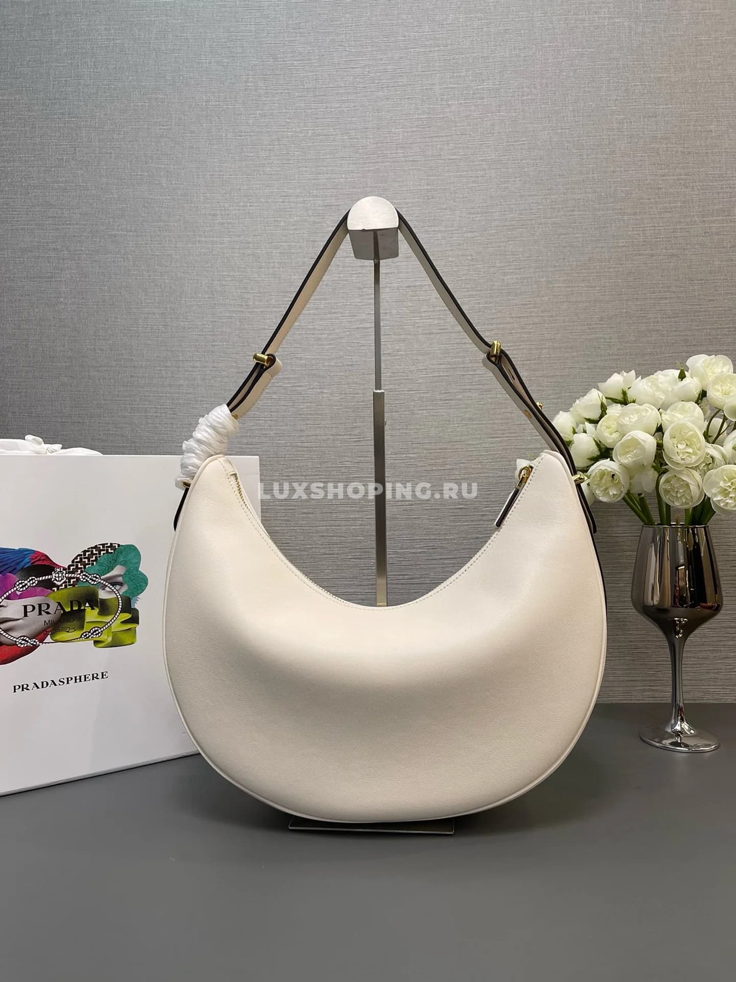 PRADA Moon Bag Белая 35×22.5×8 см - фото 3