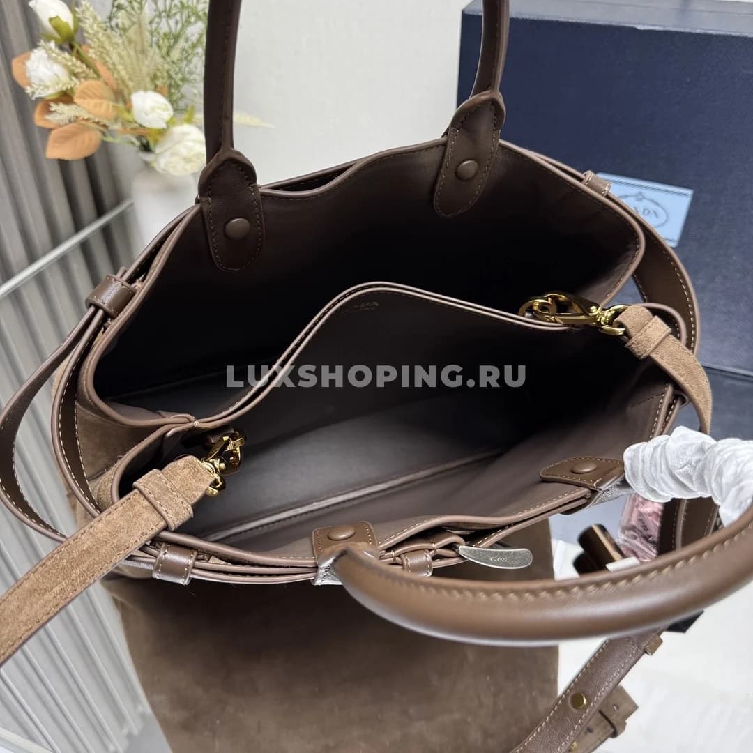 Сумка Prada Buckle коричневая из замши с ремешком 35×25×13 см - фото 7