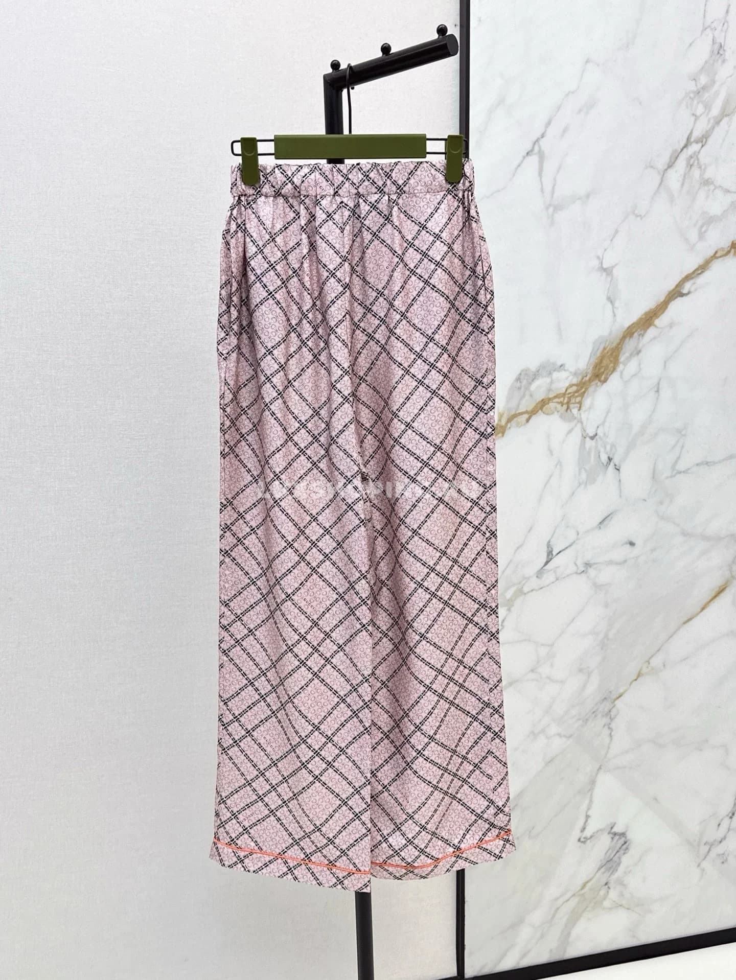 Шелковые брюки Gucci с принтом и цепочками - фото 10