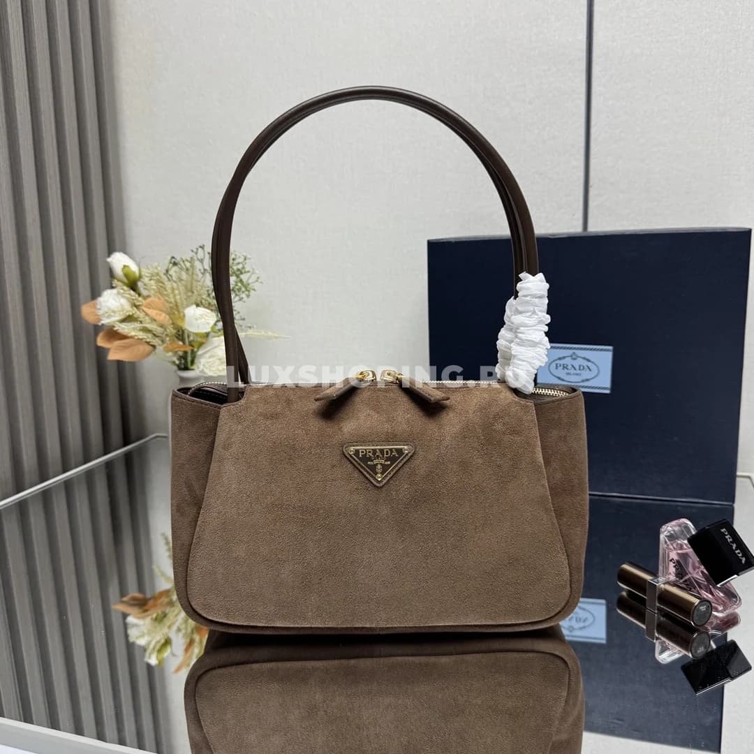 Сумка через плечо Prada Darling из замши, коричневая 28×18×11 см - фото 5