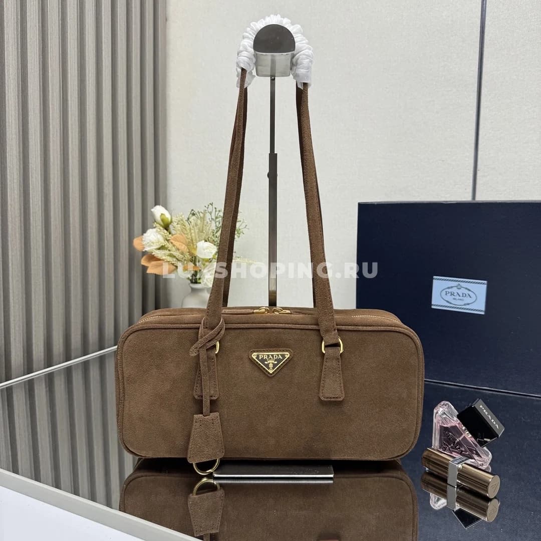 Сумка Prada прямоугольная из замши коричневая 30×14×8,5 см - фото 4