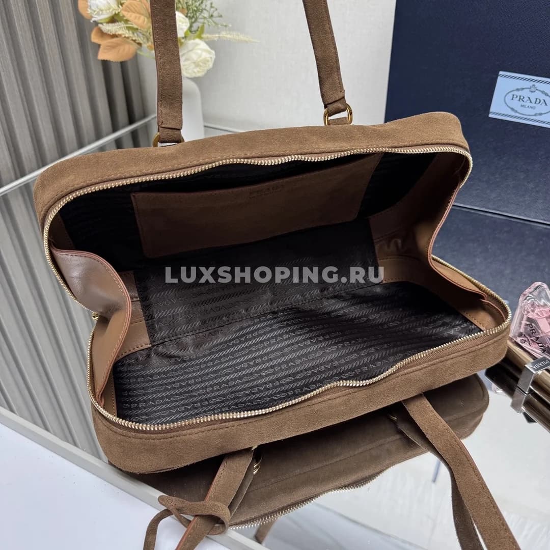 Сумка Prada прямоугольная из замши коричневая 30×14×8,5 см - фото 9