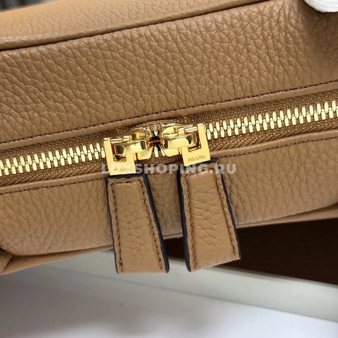 Сумка Prada прямоугольная из кожи карамельная 29×14×8,5 см - фото 4