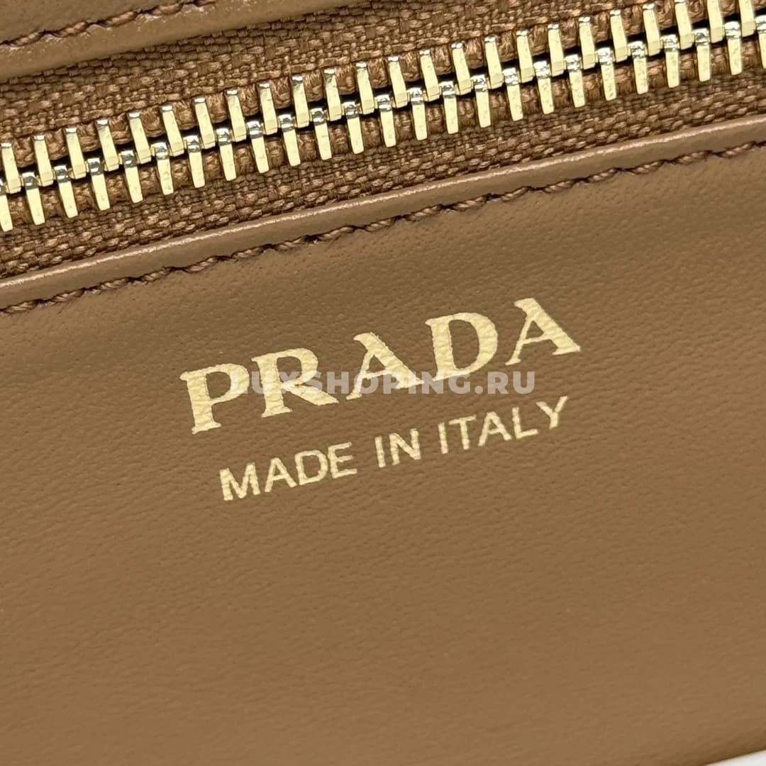 Сумка Prada прямоугольная из кожи карамельная 29×14×8,5 см - фото 6