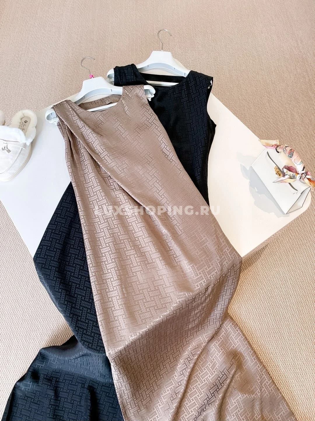 HERMÈS  Шёлковое платье с принтом "Мозаика" - фото 5