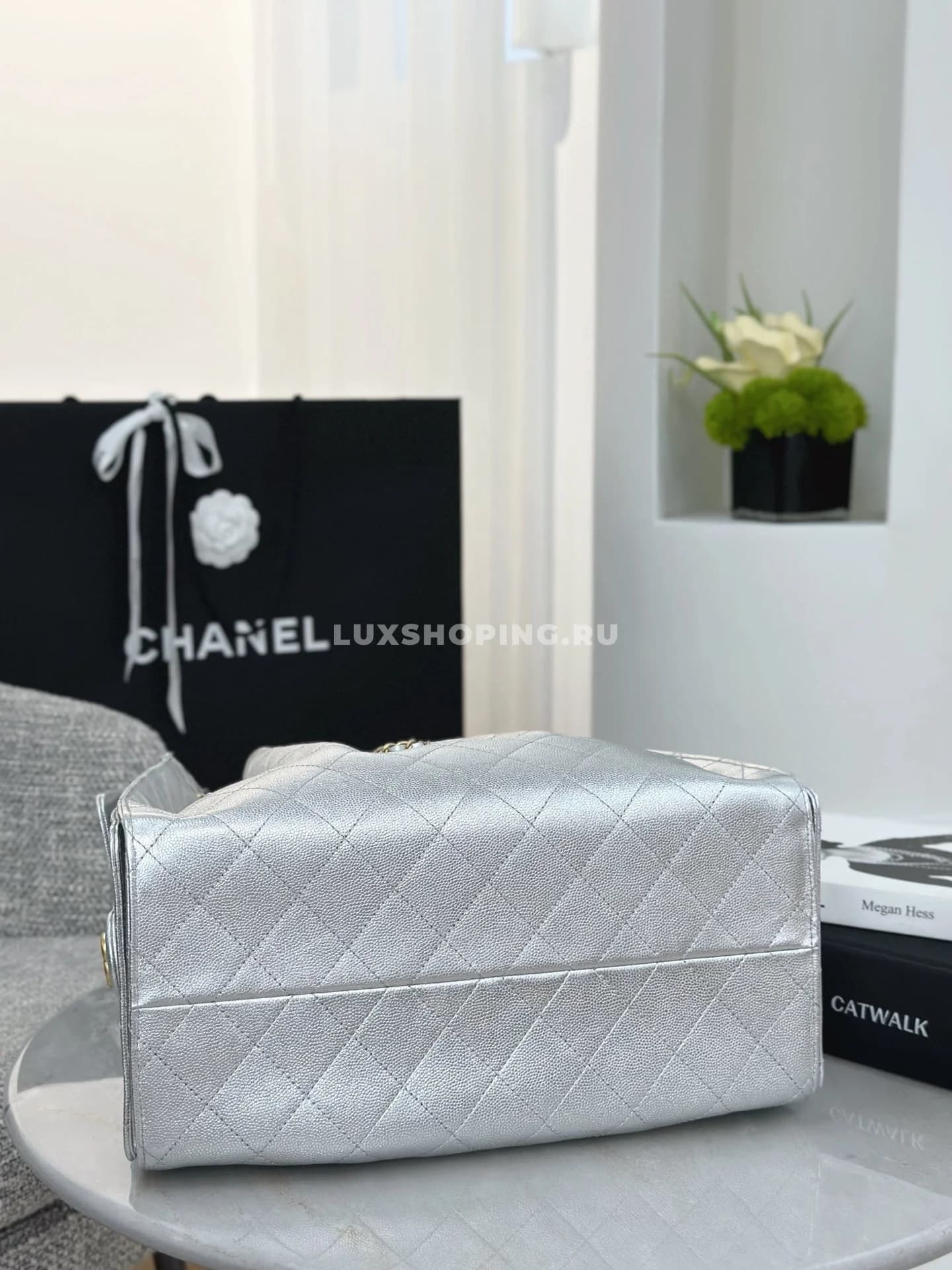 Сумка Chanel hobo 2025 серебрянная 40×30×15 см - фото 5