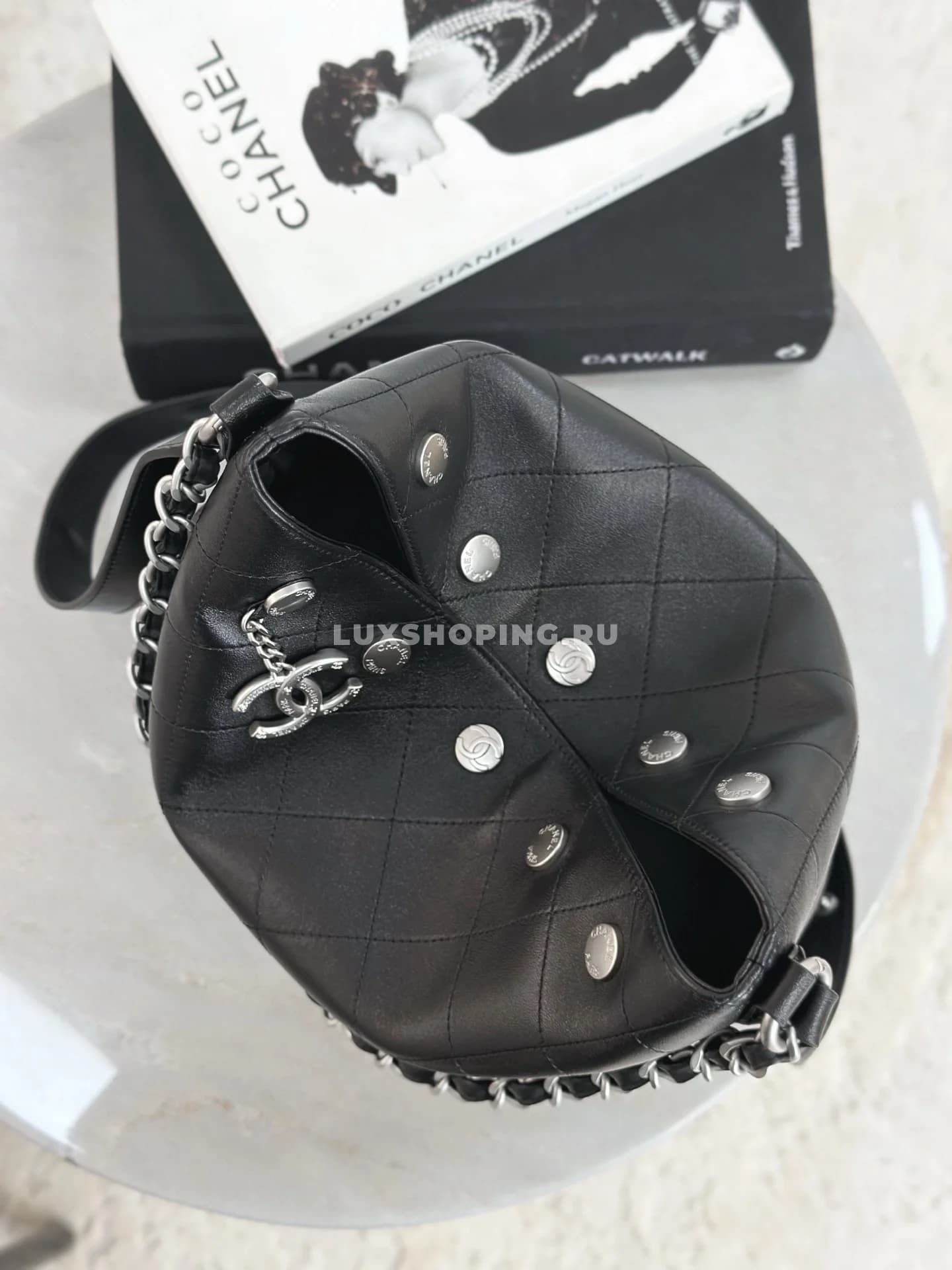 Сумка Chanel 25P Silver Coin Bucket Hobo 28×31×15 см - фото 4