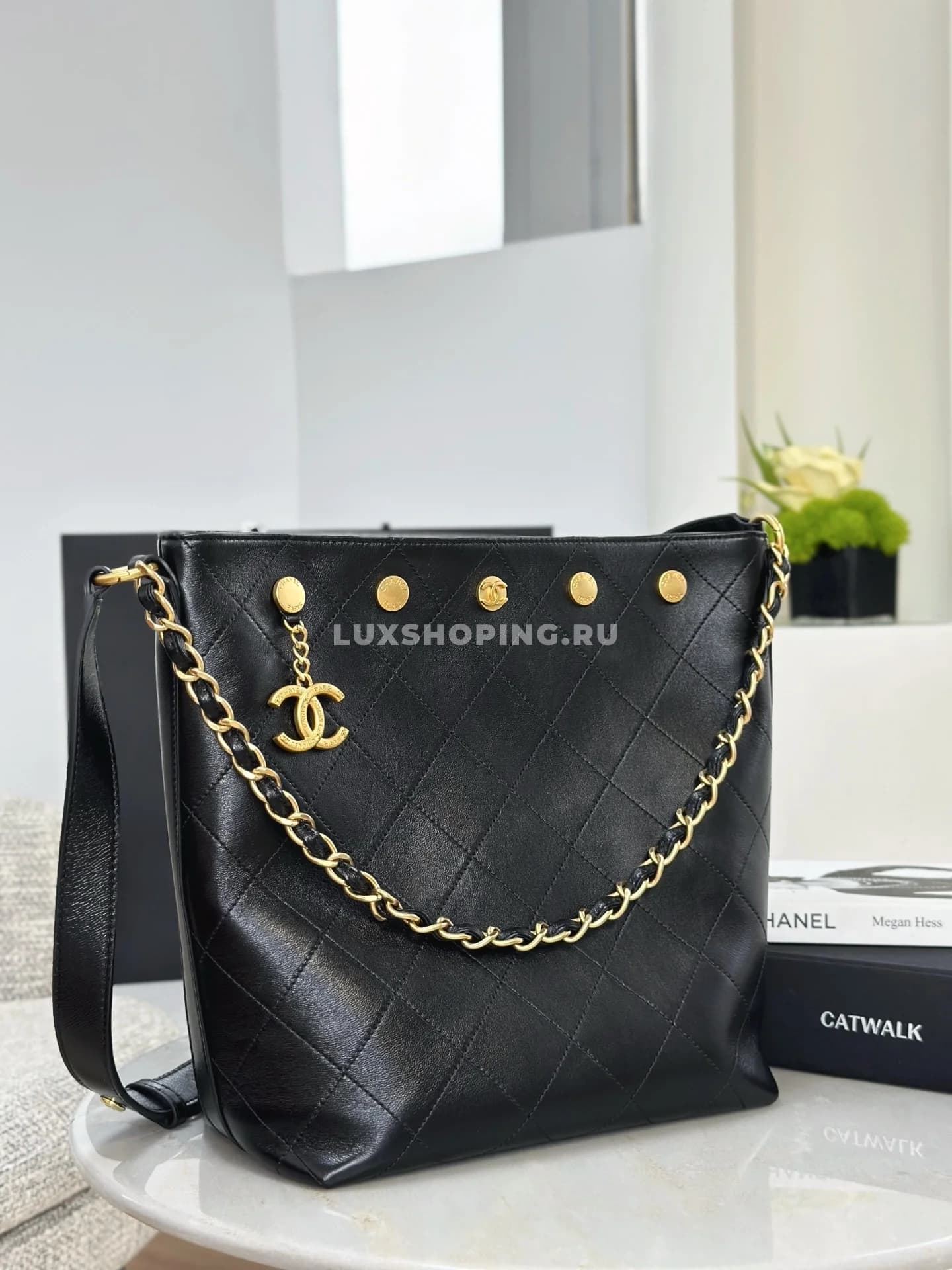 Сумка Chanel 25P Gold Coin Bucket Hobo 28×31×15 см - фото 10