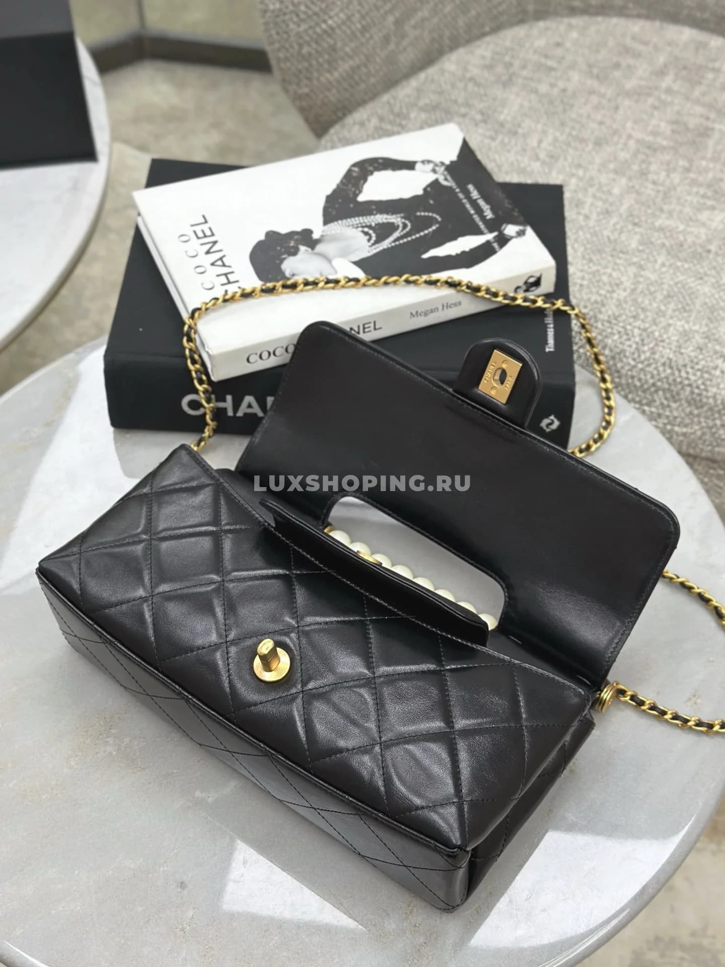 Сумка Chanel 25P Pearl Handle Bag 17×25×7 см - фото 2