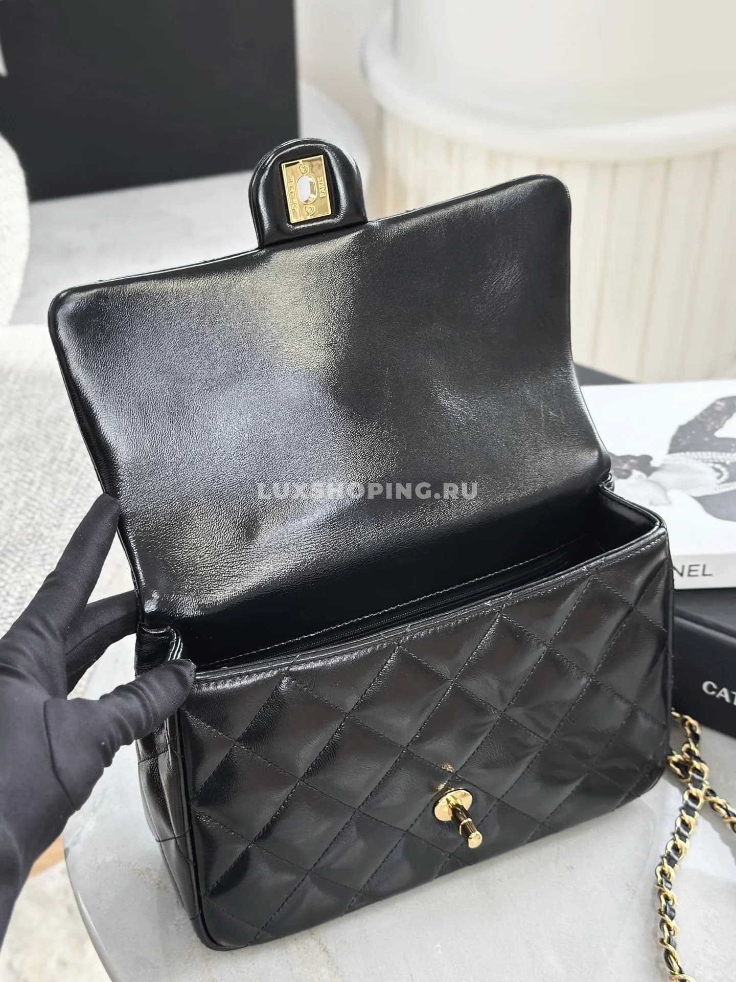 Сумка Chanel 24B Handle Flap Bag Square черная 17×25×8 см - фото 9