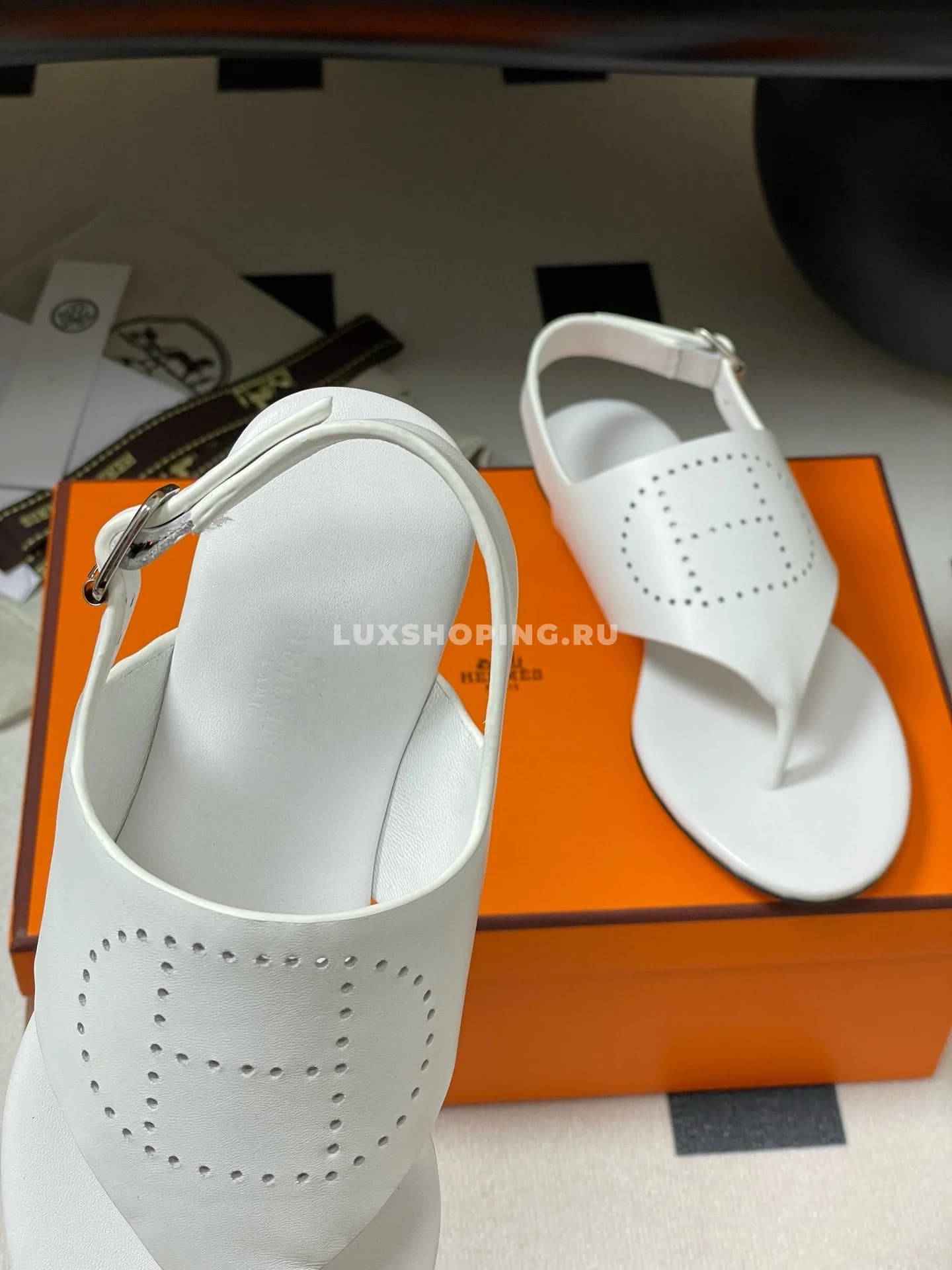 Hermes шлёпанцы-вьетнамки Kola Thong из белой кожи с открытой пяткой - фото 8