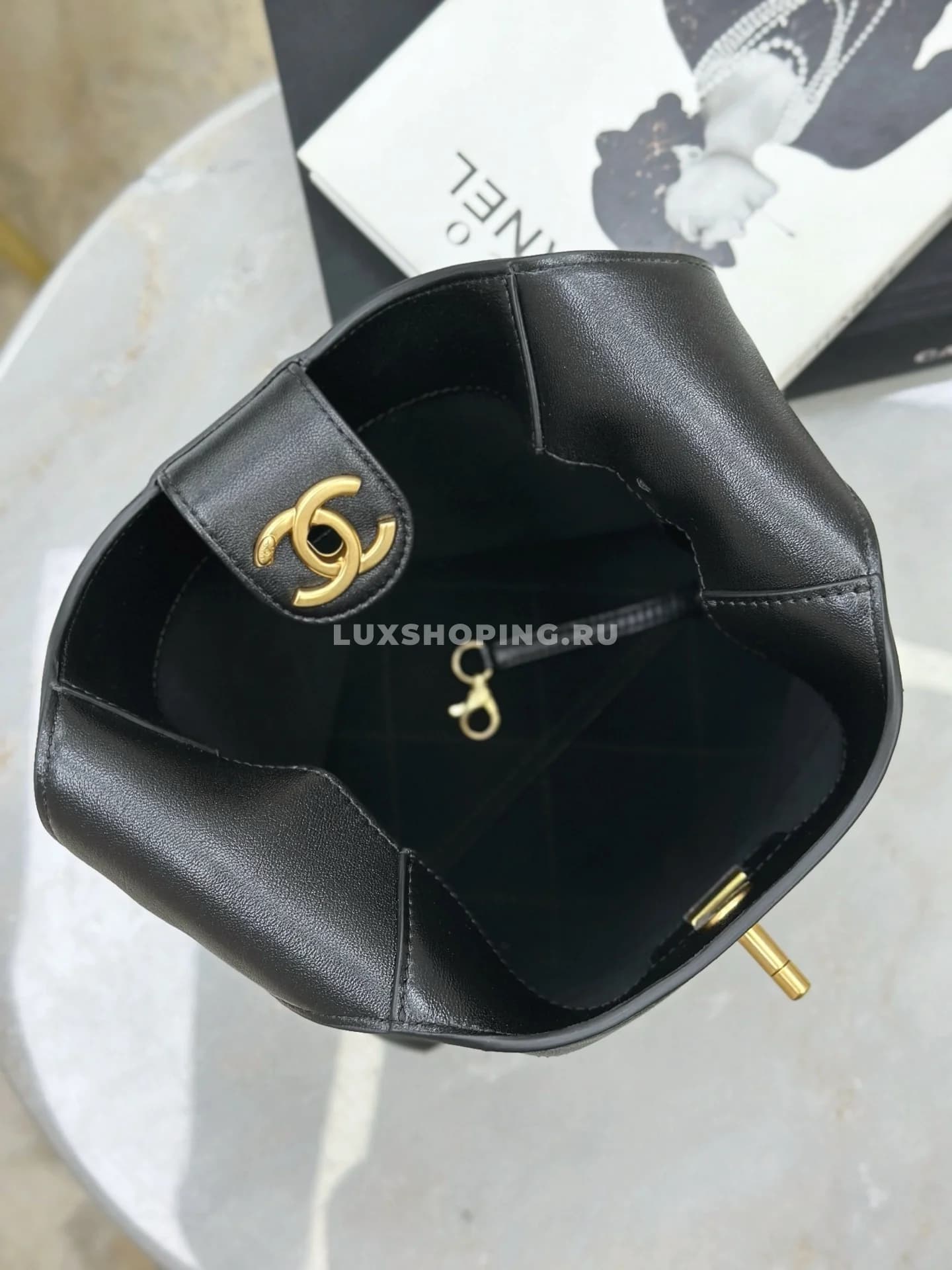 Сумка Chanel 25P Hobo черная  30×35×14 см - фото 9