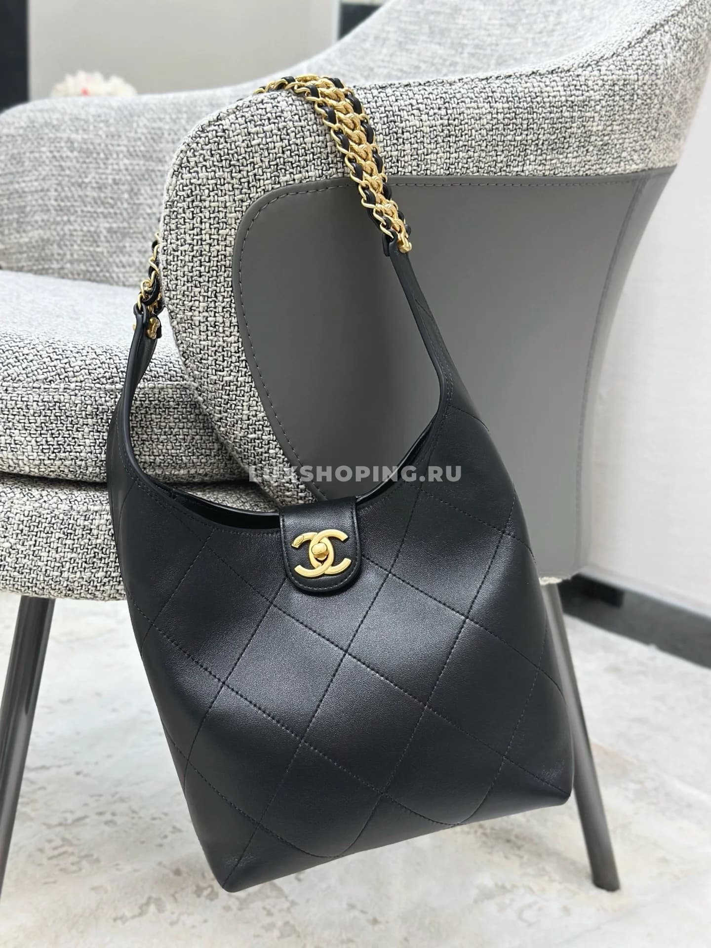 Сумка Chanel 25P Hobo черная  30×35×14 см - фото 10