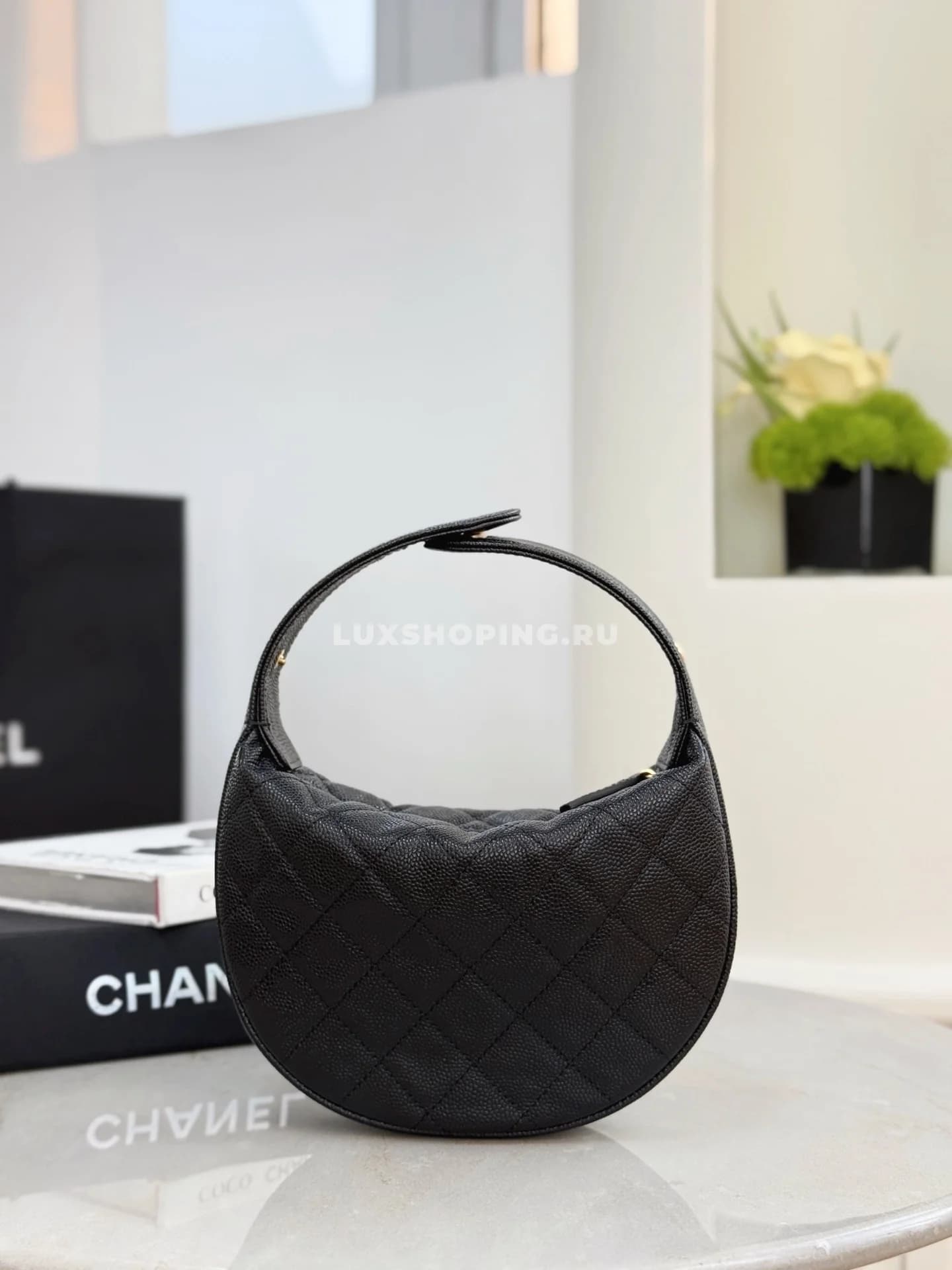 Сумка луна Chanel черная 11×19×8 см - фото 7