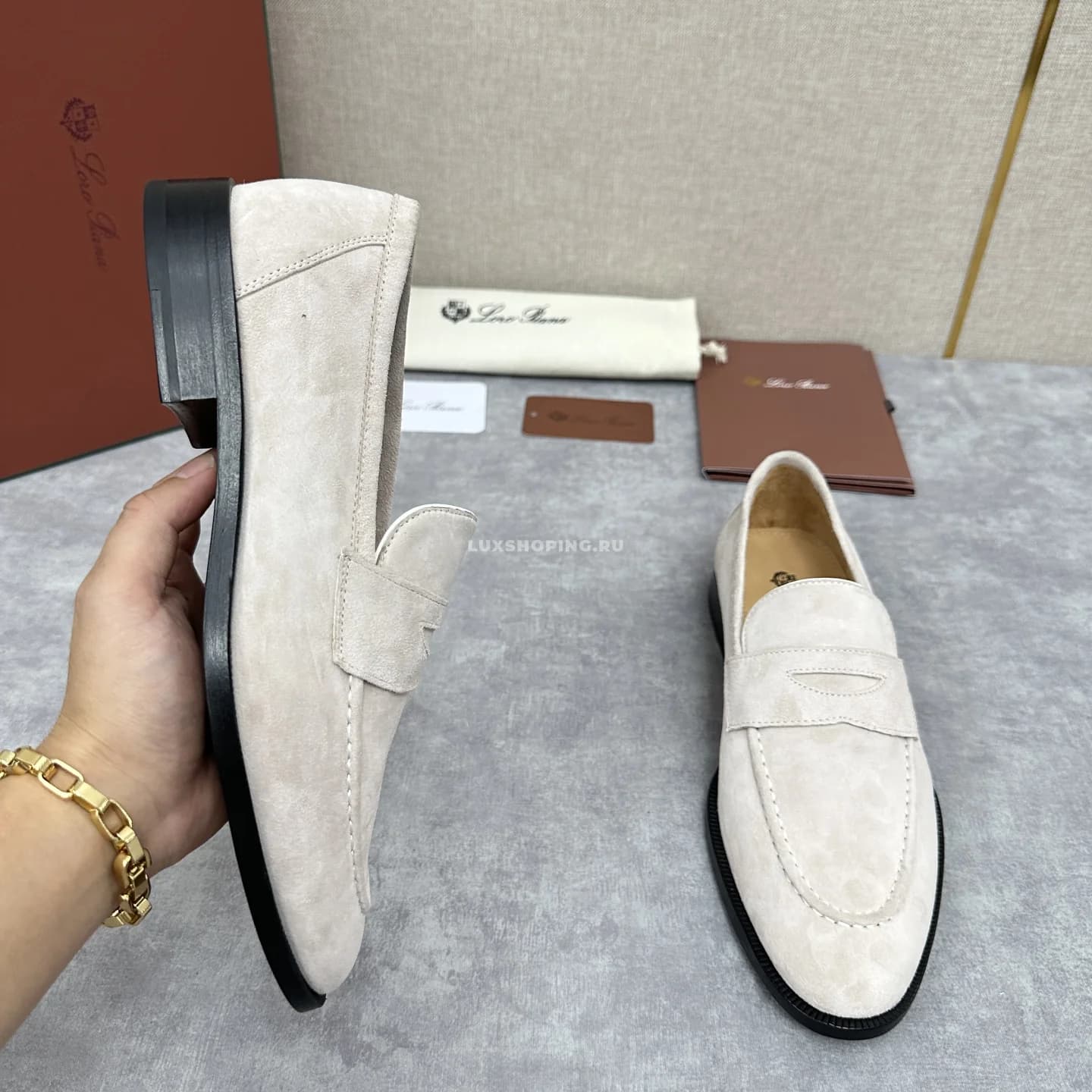 Лоферы Loro Piana белые замшевые - фото 9