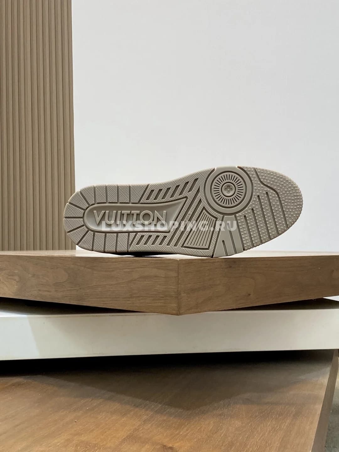 Мужские кроссовки Louis Vuitton Trainer песочные - фото 4