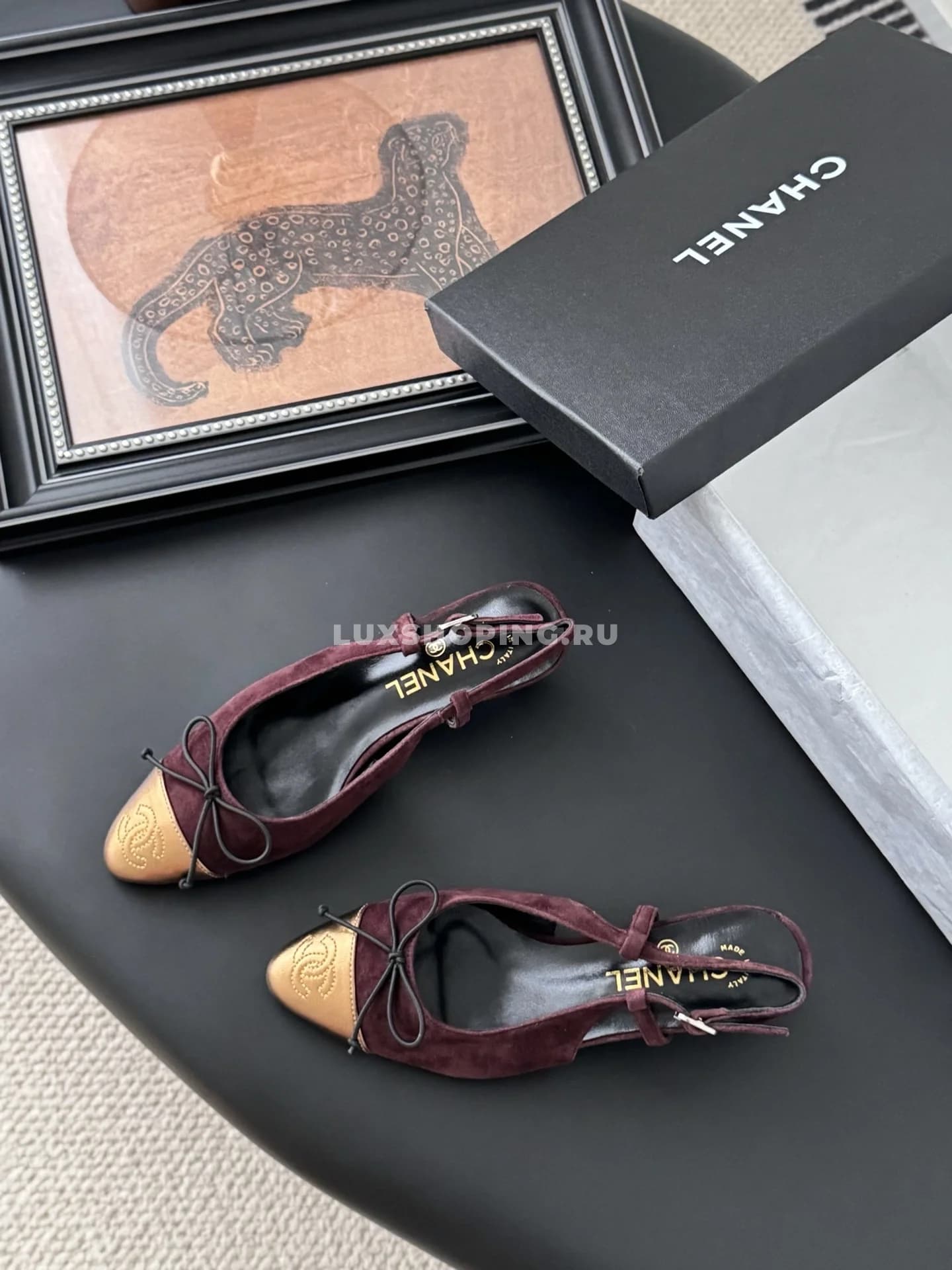 Босоножки Chanel Mary Jane 2025 с открытой пяткой на каблуке бордовые - фото 4