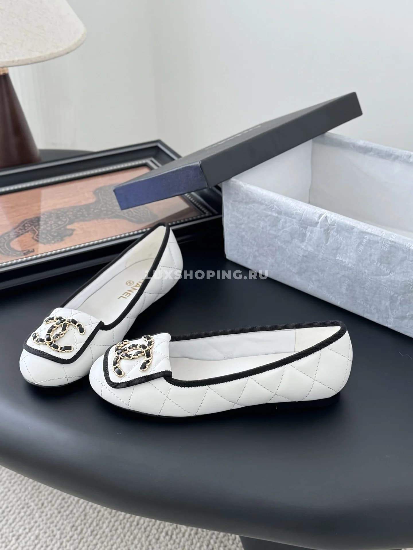 Белые балетки Chanel Camellia - фото 6