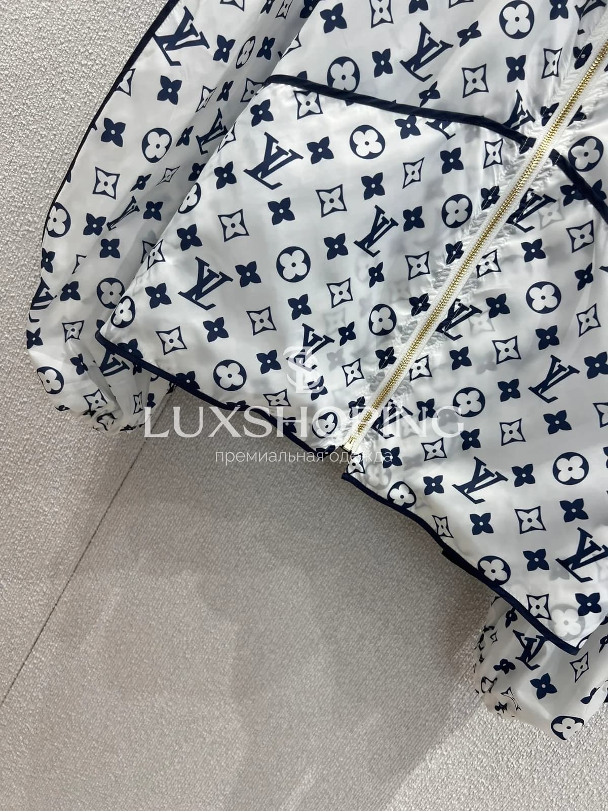 Ветровка Louis Vuitton с монограммой - фото 8