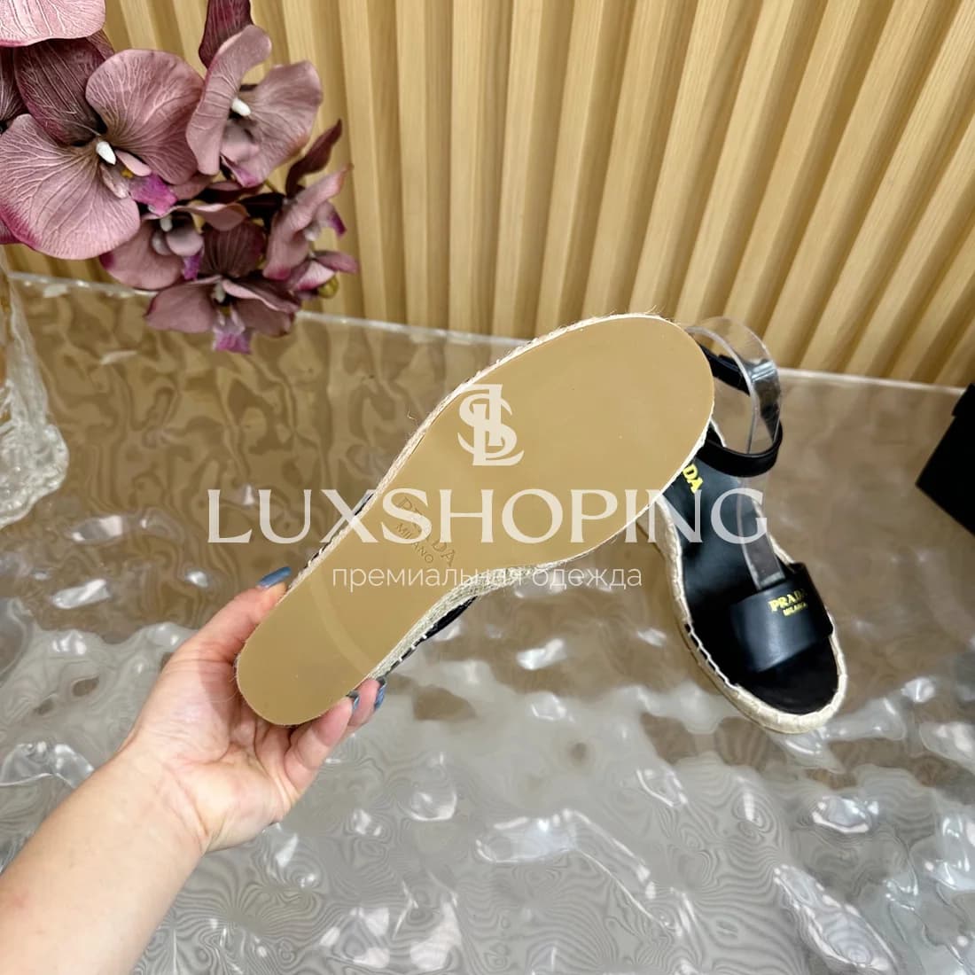 Босоножки на танкетке Prada Черные - фото 8