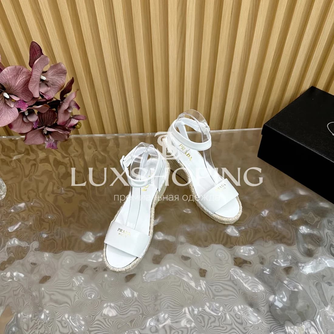 Босоножки на танкетке Prada Белые - фото 7