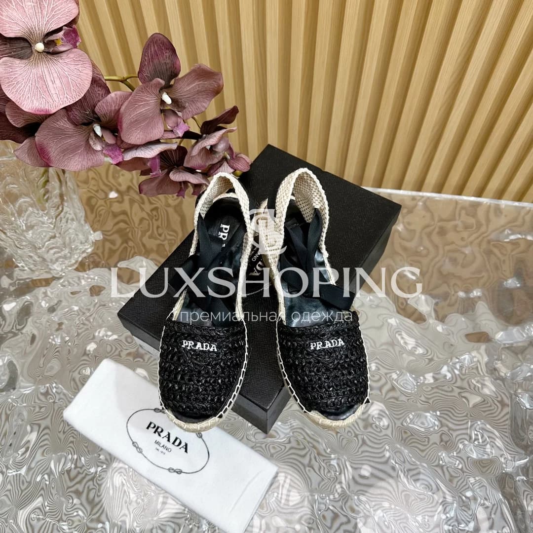 Босоножки на танкетке Prada Соломенные Черные - фото 2