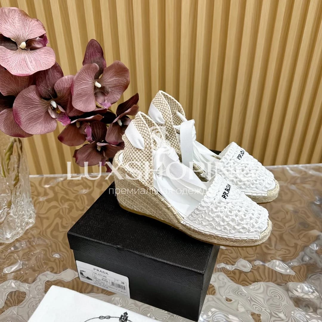 Босоножки на танкетке Prada Соломенные Белые - фото 2