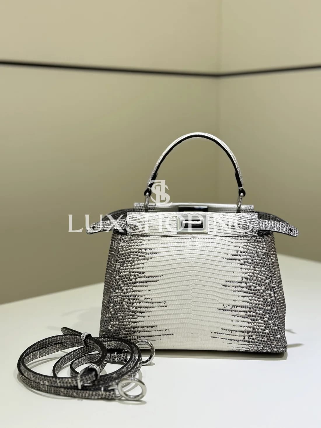 Сумка Fendi Peekaboo ящерица 23×19×11 см - фото 2