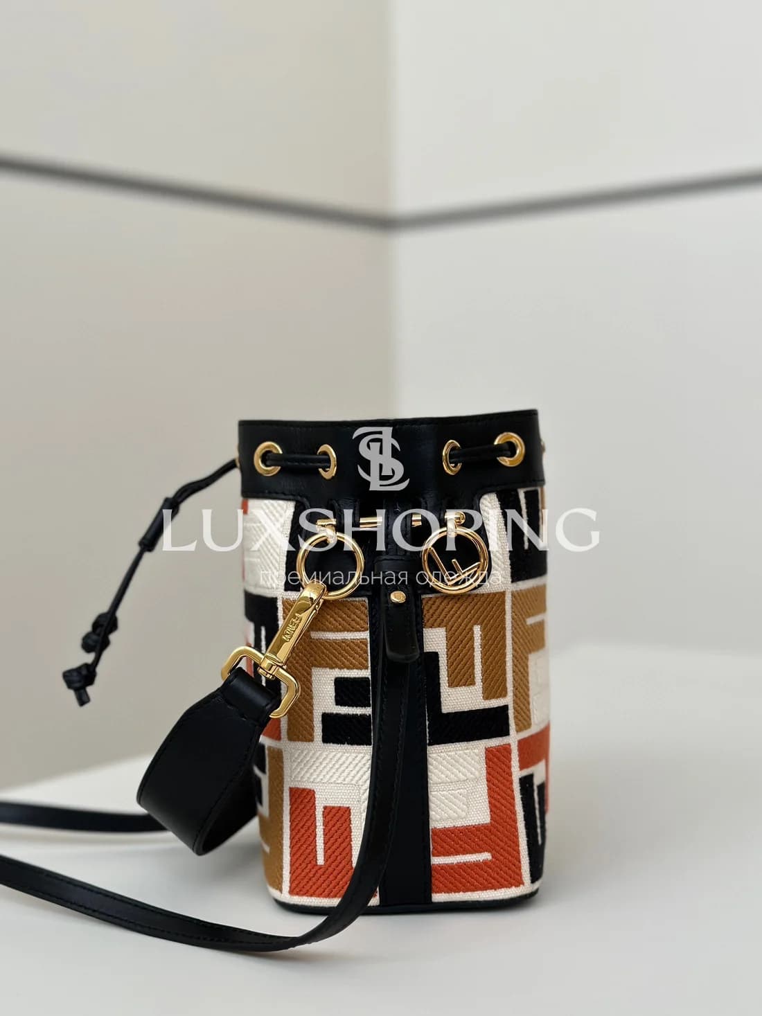 Сумка Fendi мини-ведро 12×18×10 см песочная - фото 5