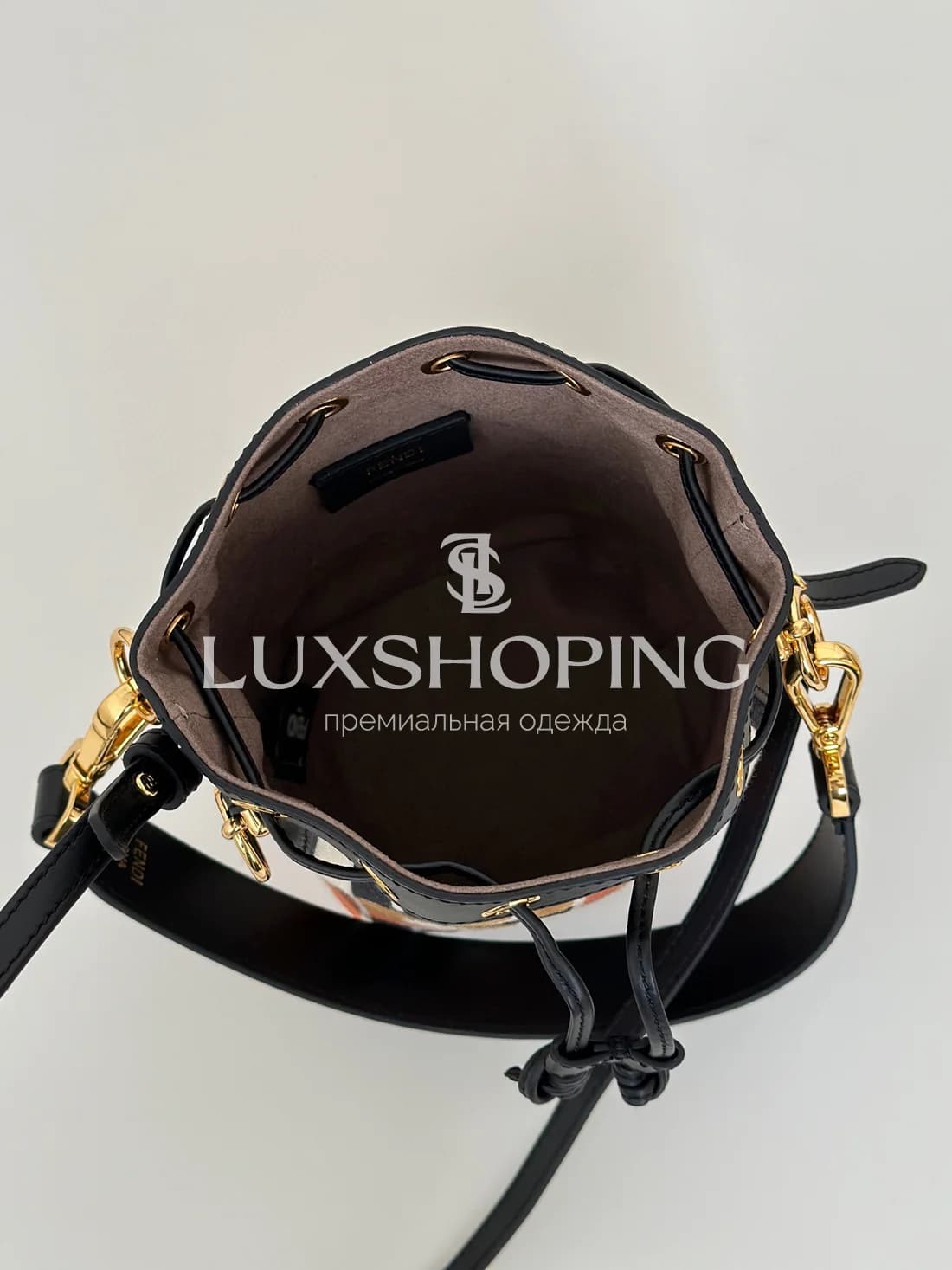 Сумка Fendi мини-ведро 12×18×10 см песочная - фото 10