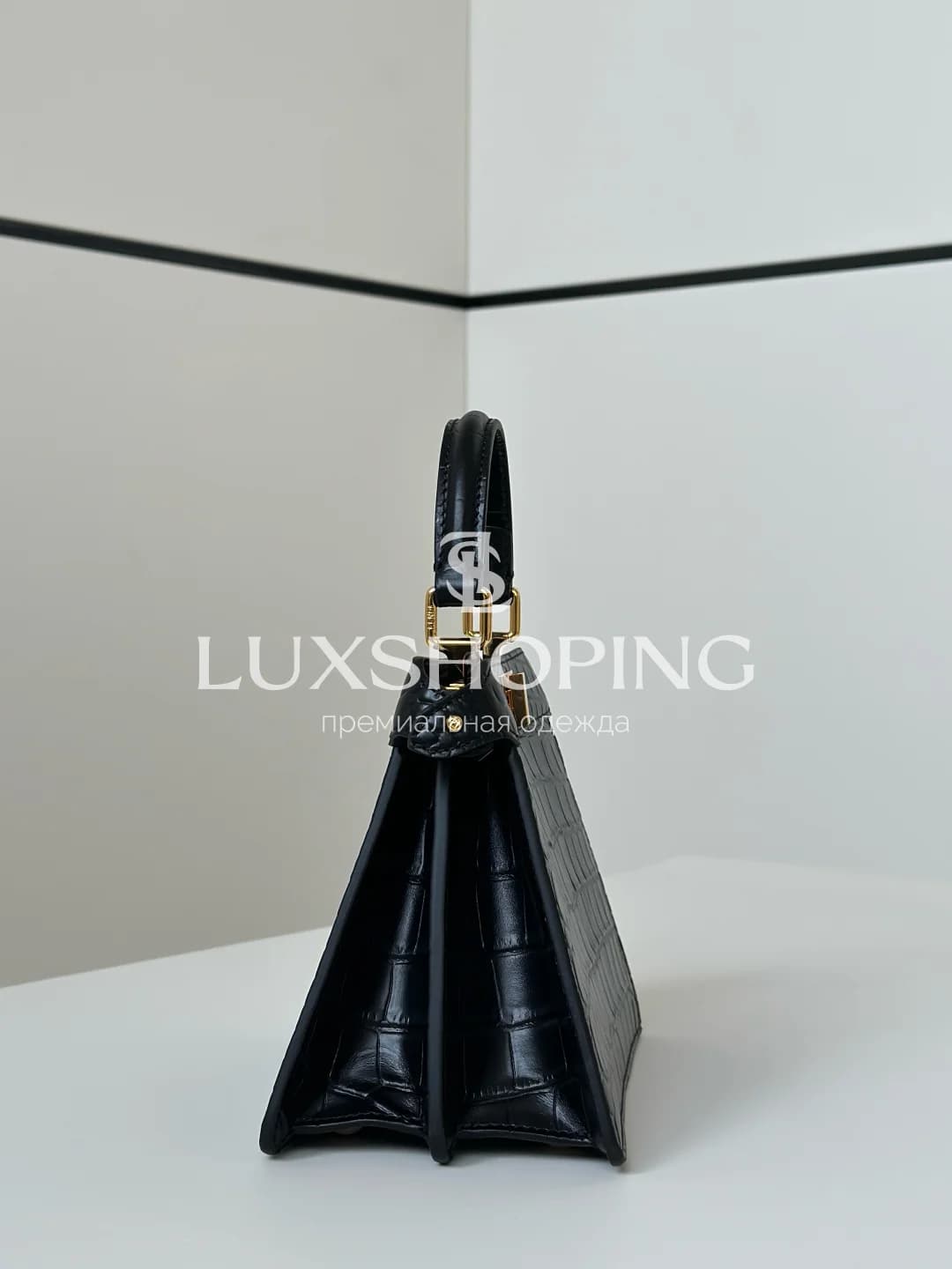 Сумка Fendi Peekaboo ISeeU Petite черная 20×15×10 см - фото 4