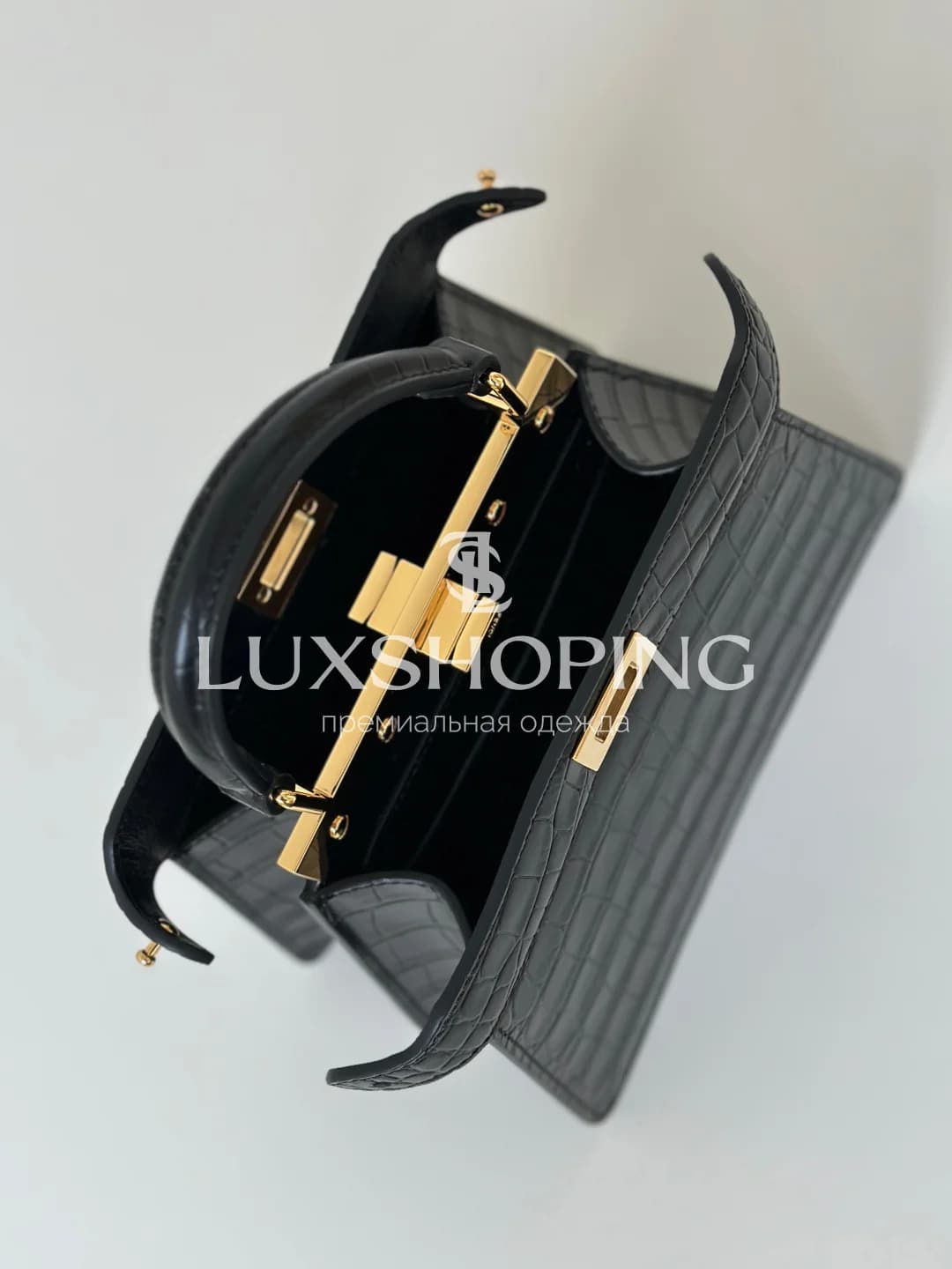 Сумка Fendi Peekaboo ISeeU Petite черная 20×15×10 см - фото 10