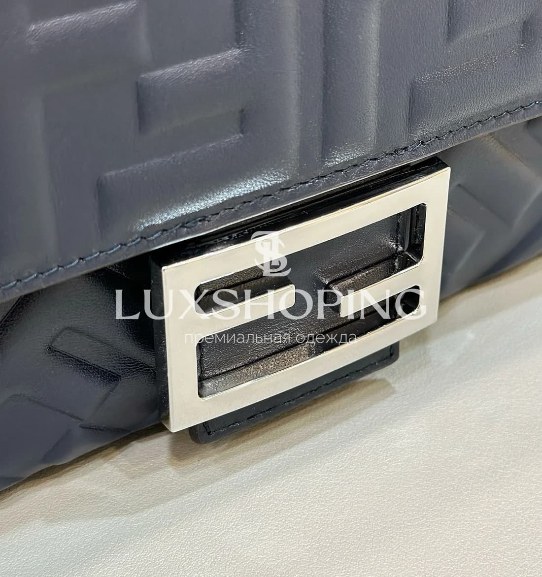 Сумка Fendi Baguette черная 27×13×5 см - фото 6