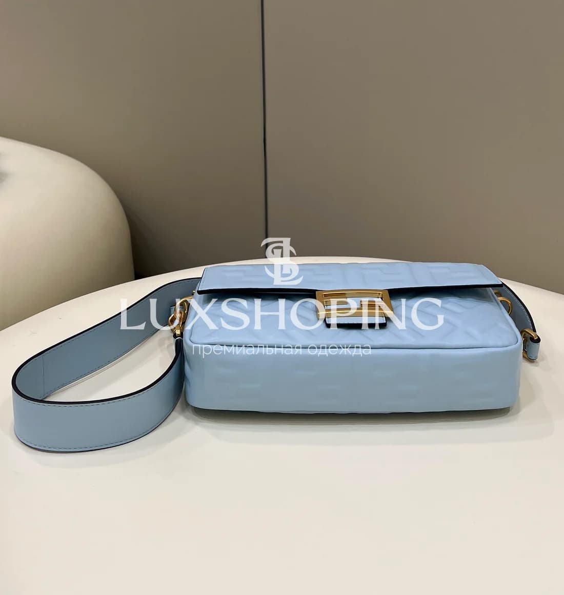 Сумка Fendi Baguette голубая 26×15×5 см - фото 4