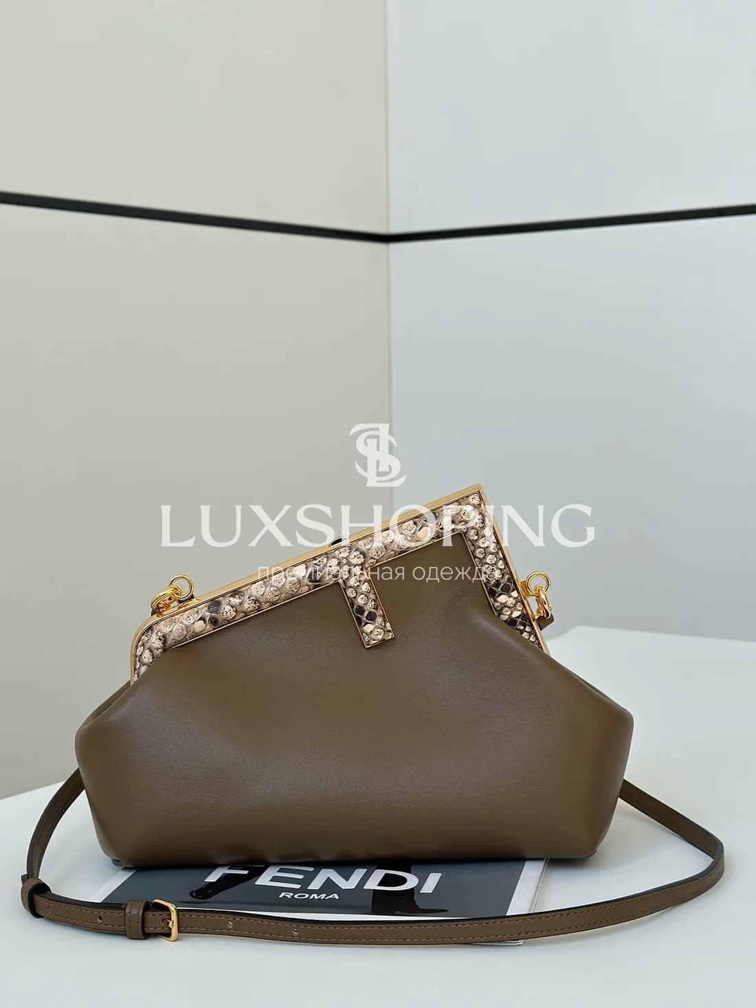 Сумка Fendi First коричневая 26×18×9,5 см - фото 8