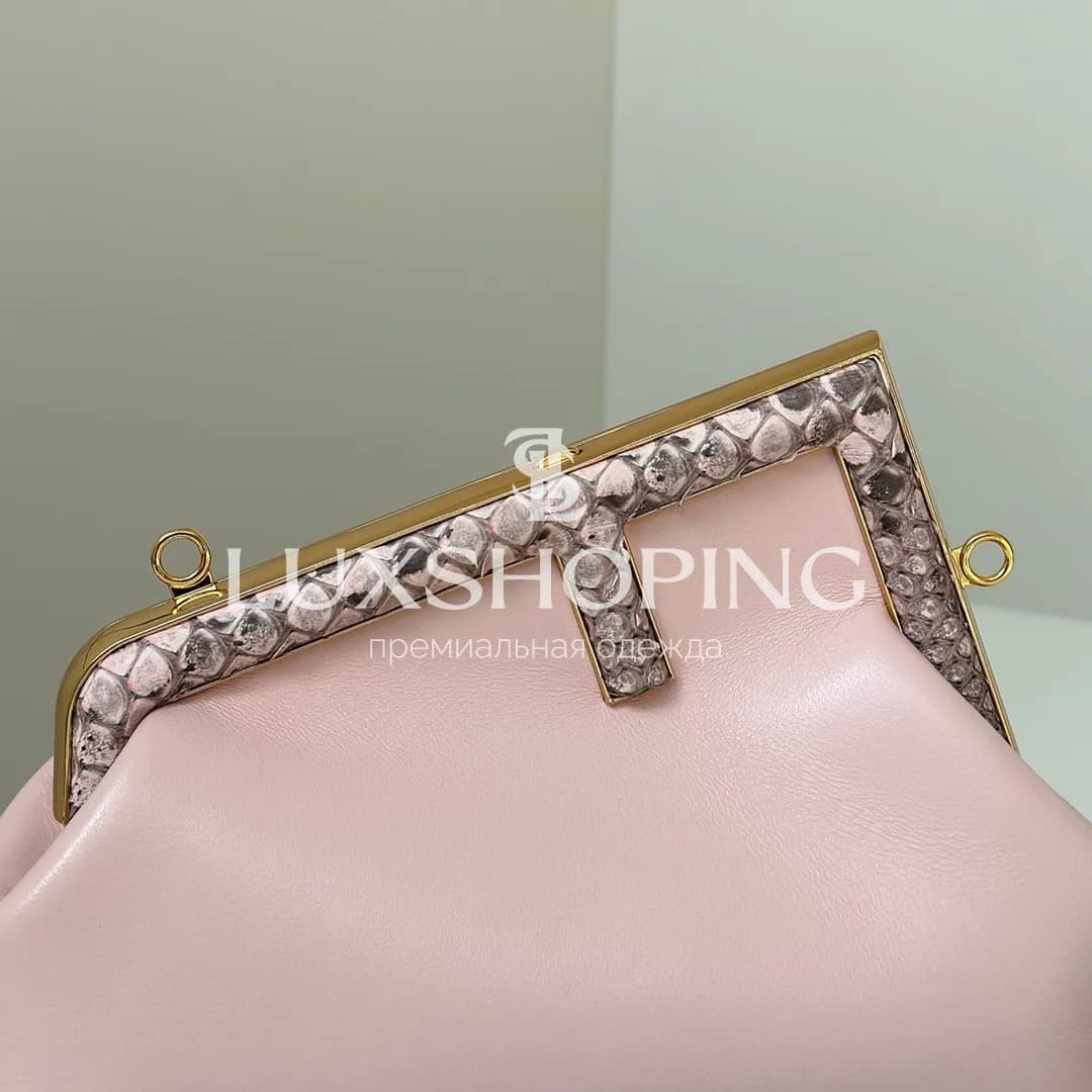 Сумка Fendi First розовая 26×18×9,5 см - фото 2