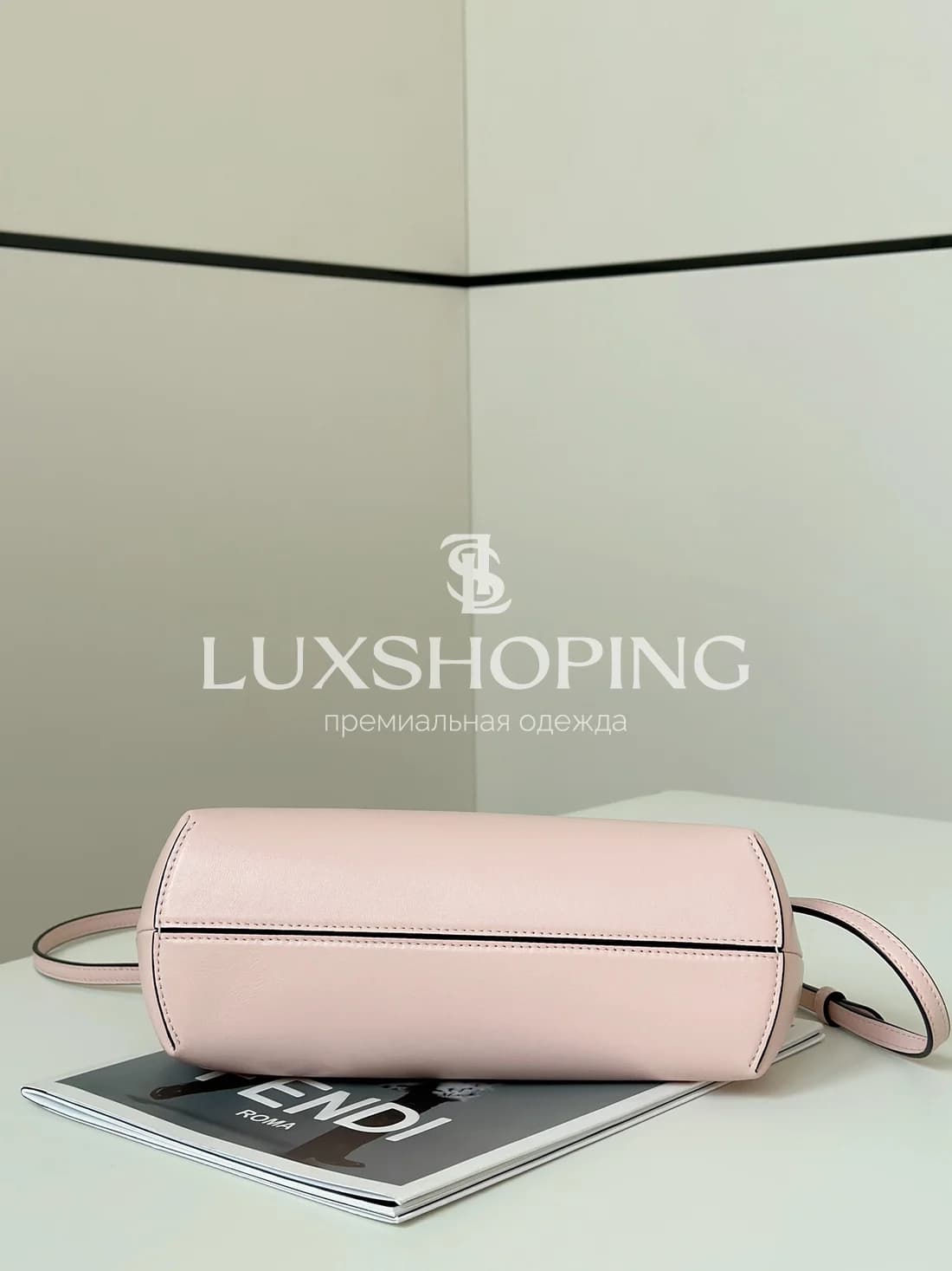 Сумка Fendi First розовая 26×18×9,5 см - фото 5