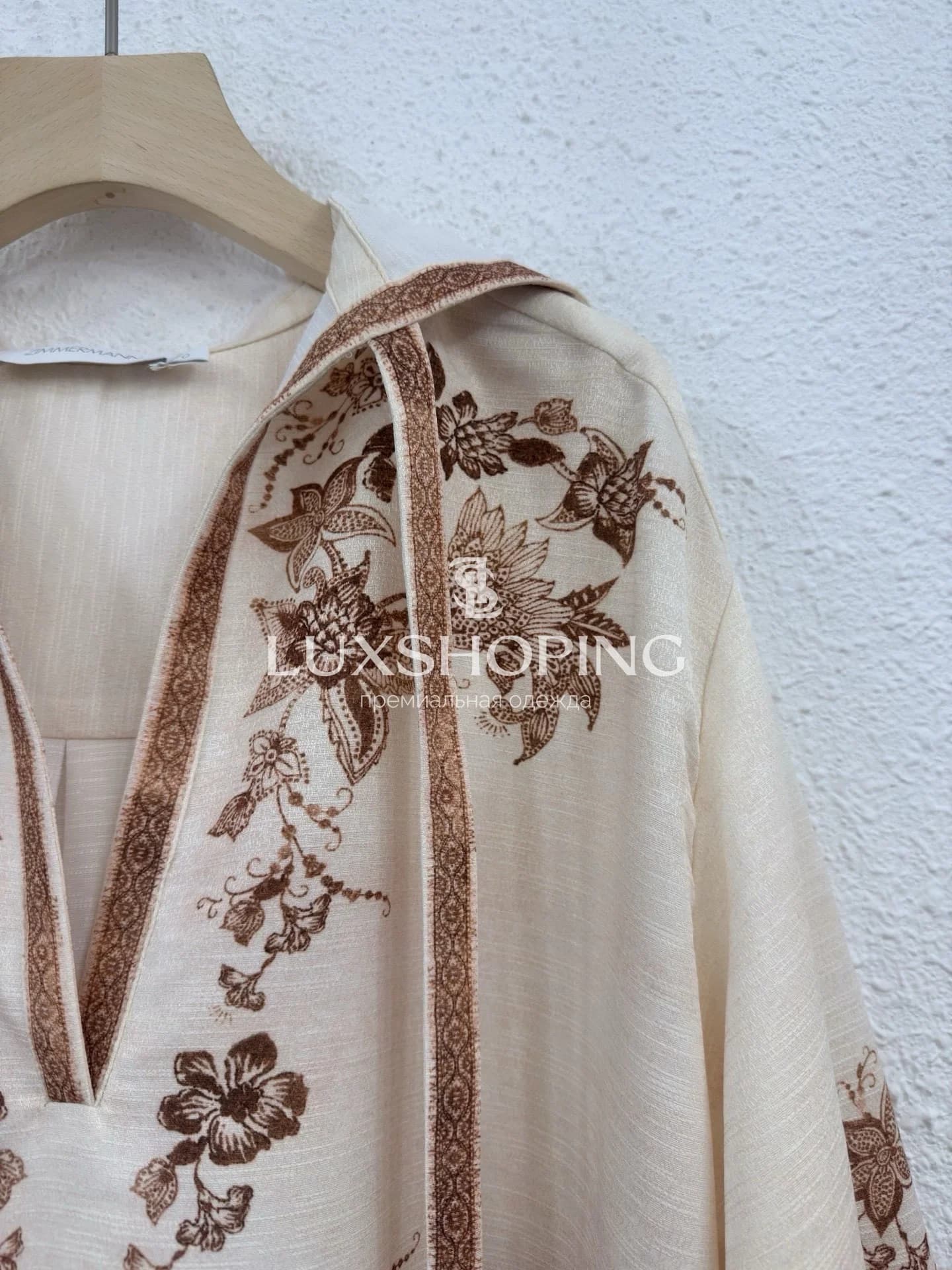 Комплект Zimmerman с принтом павлинов: блуза-туника с капюшоном и расклешённые брюки - фото 11