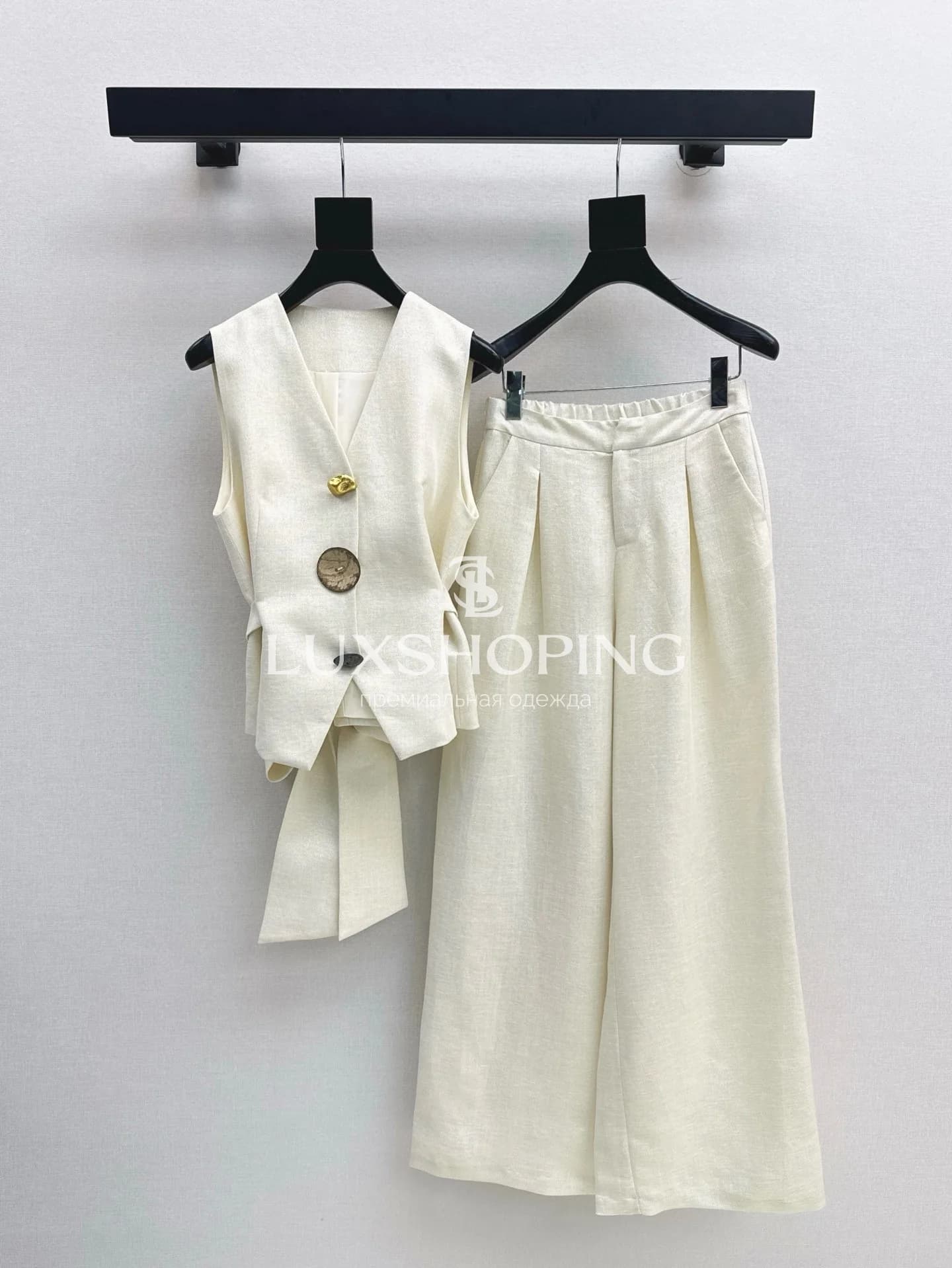 Комплект Loro Piana: жилет с декоративными пуговицами и прямые брюки - фото 2