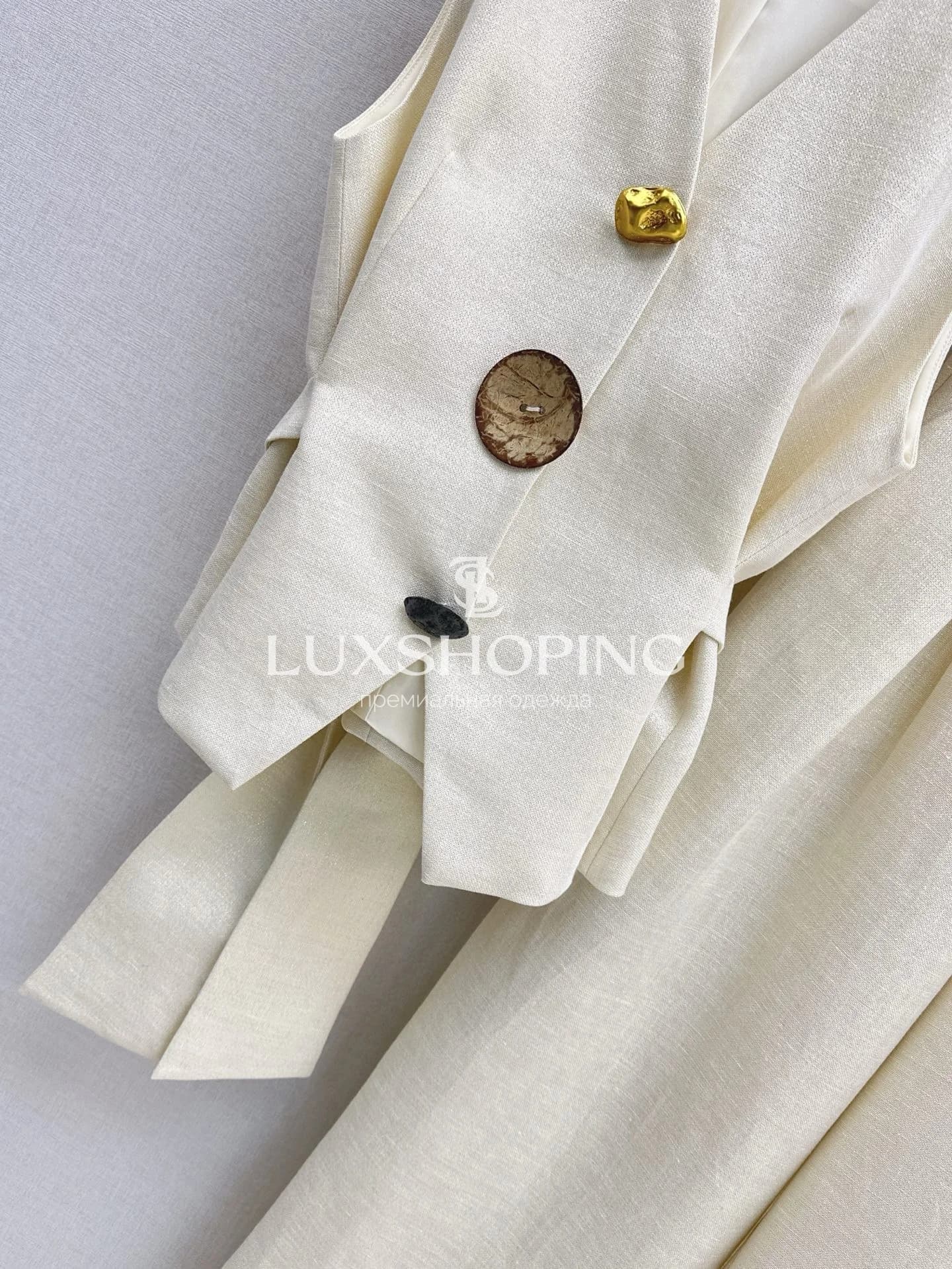 Комплект Loro Piana: жилет с декоративными пуговицами и прямые брюки - фото 6