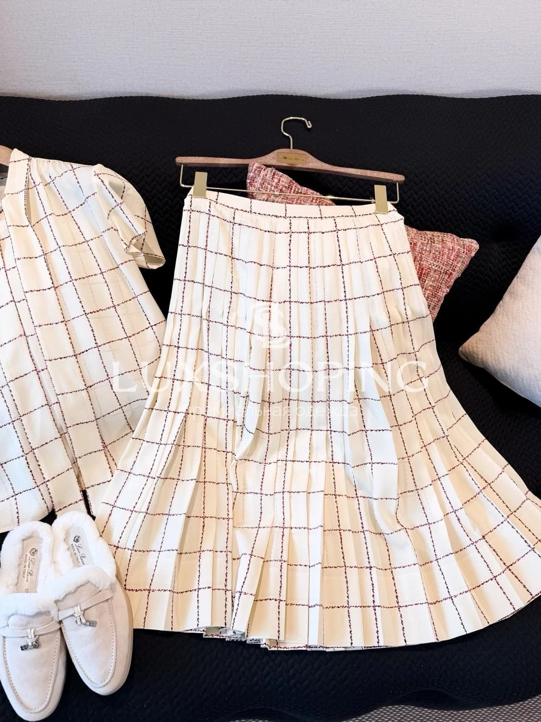 Loro Piana комплект из блузы и юбки из 100% шелка с геометрическим принтом - фото 11