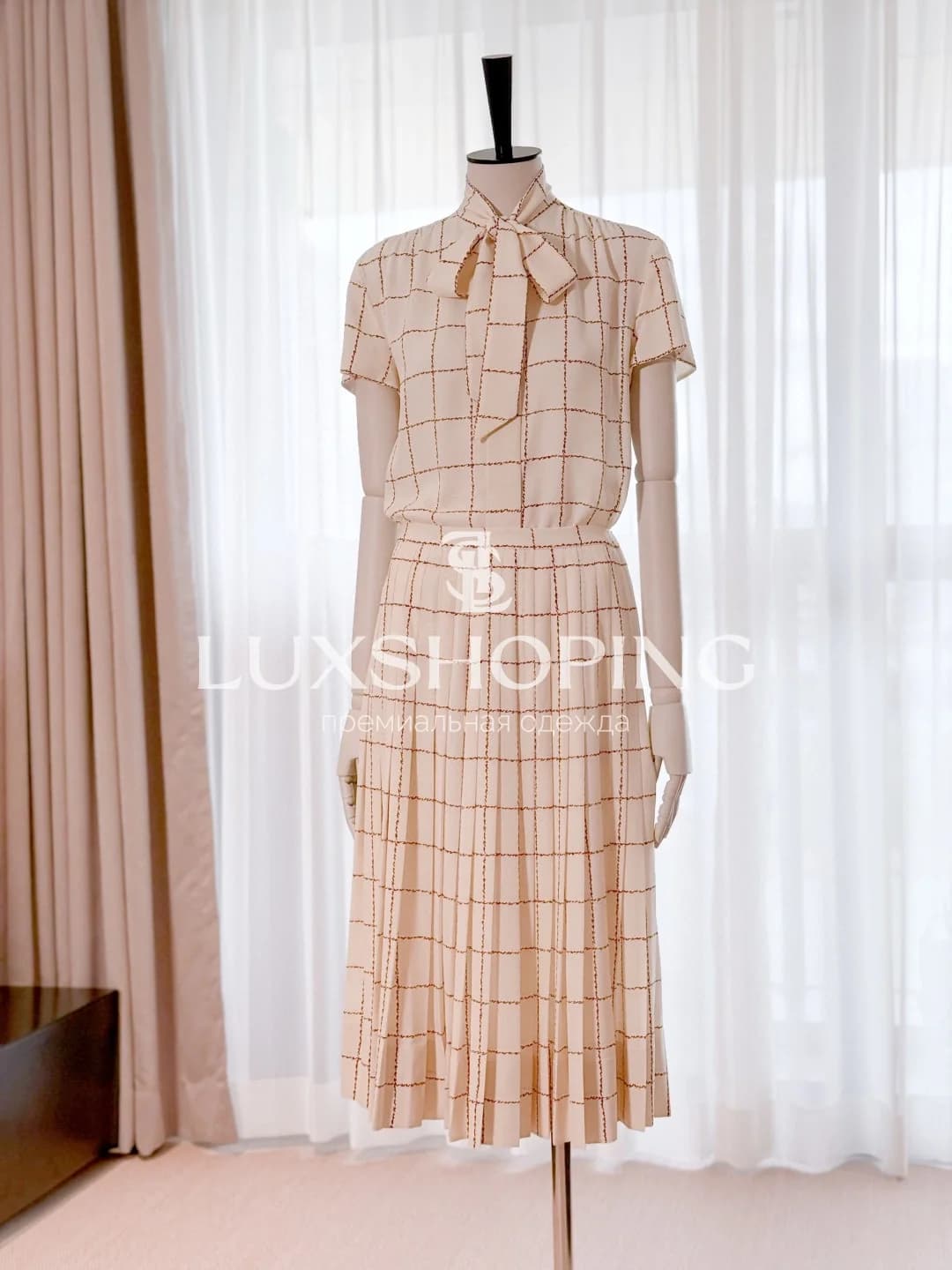 Loro Piana комплект из блузы и юбки из 100% шелка с геометрическим принтом - фото 12