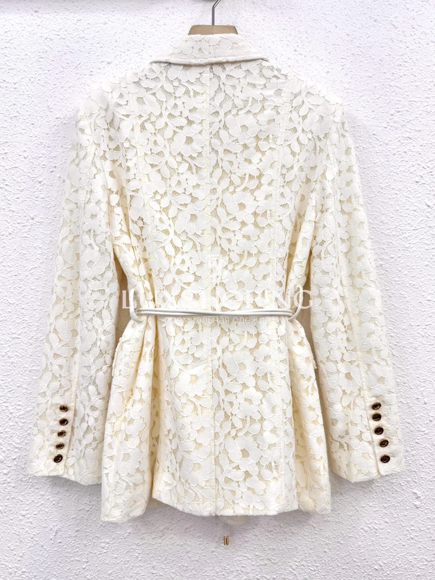 Костюм Zimmermann "Illuminate Lace" — жакет и шорты из кружева кремового оттенка - фото 7