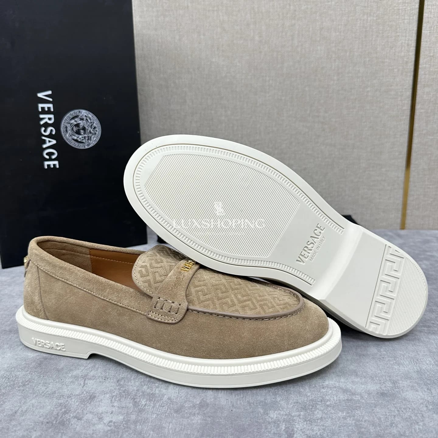 Коричневые замшевые лоферы Versace Greca - фото 3