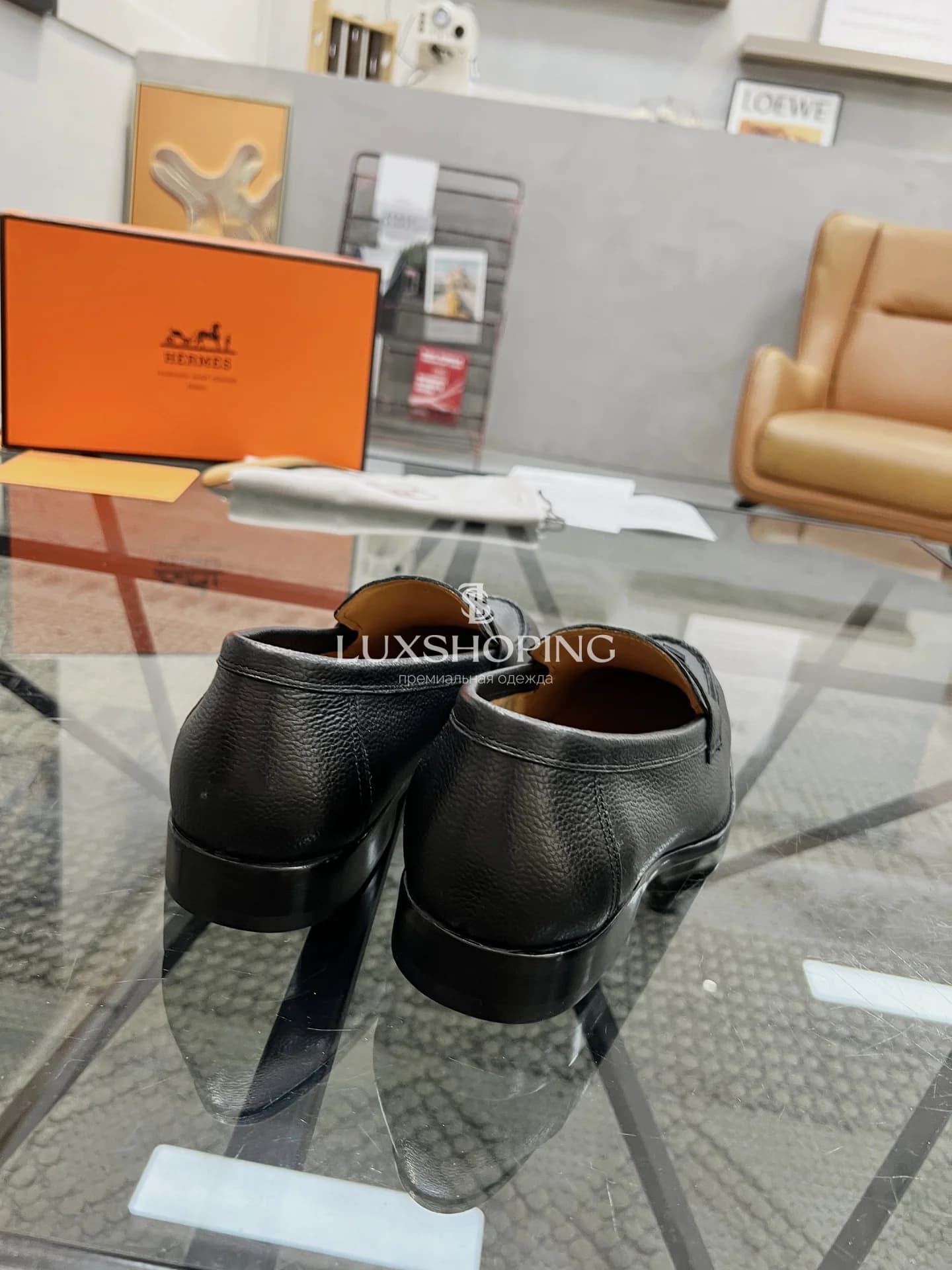 Чёрные лоферы Hermès из икристой кожи - фото 2