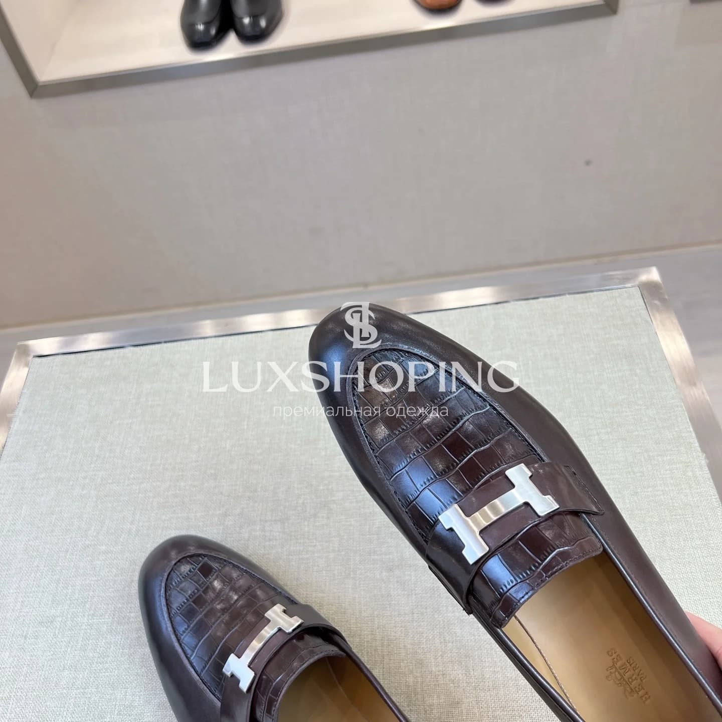 Темно-коричневые кожаные лоферы Hermès с имитацией змеиной кожи - фото 4