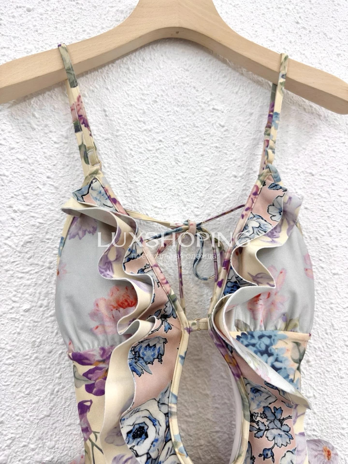 Слитный купальник Zimmermann "Halliday Waterfall Frill" — цветочный принт и воланы - фото 16