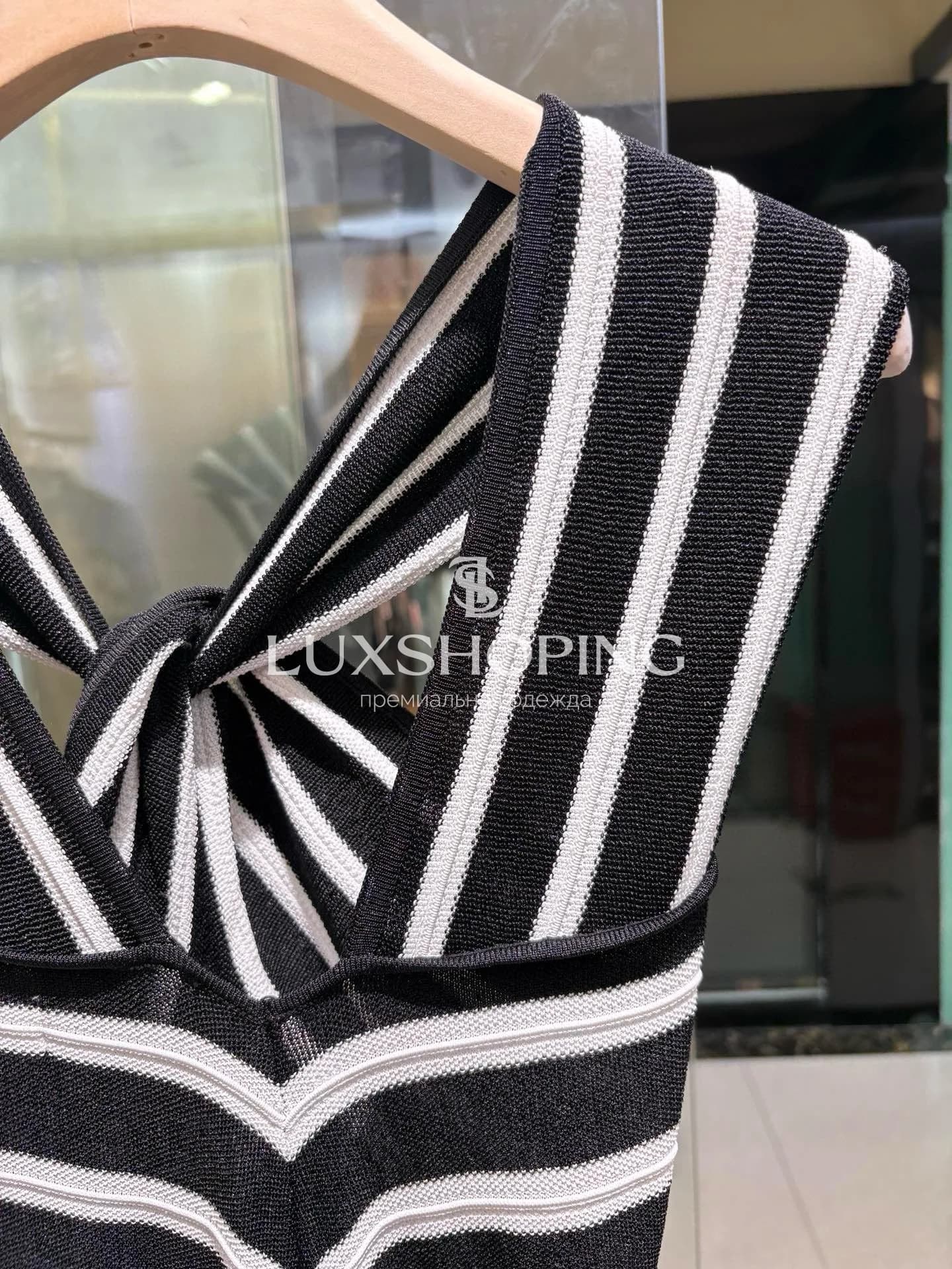 Платье Zimmermann Illuminate Halter Dress - фото 12